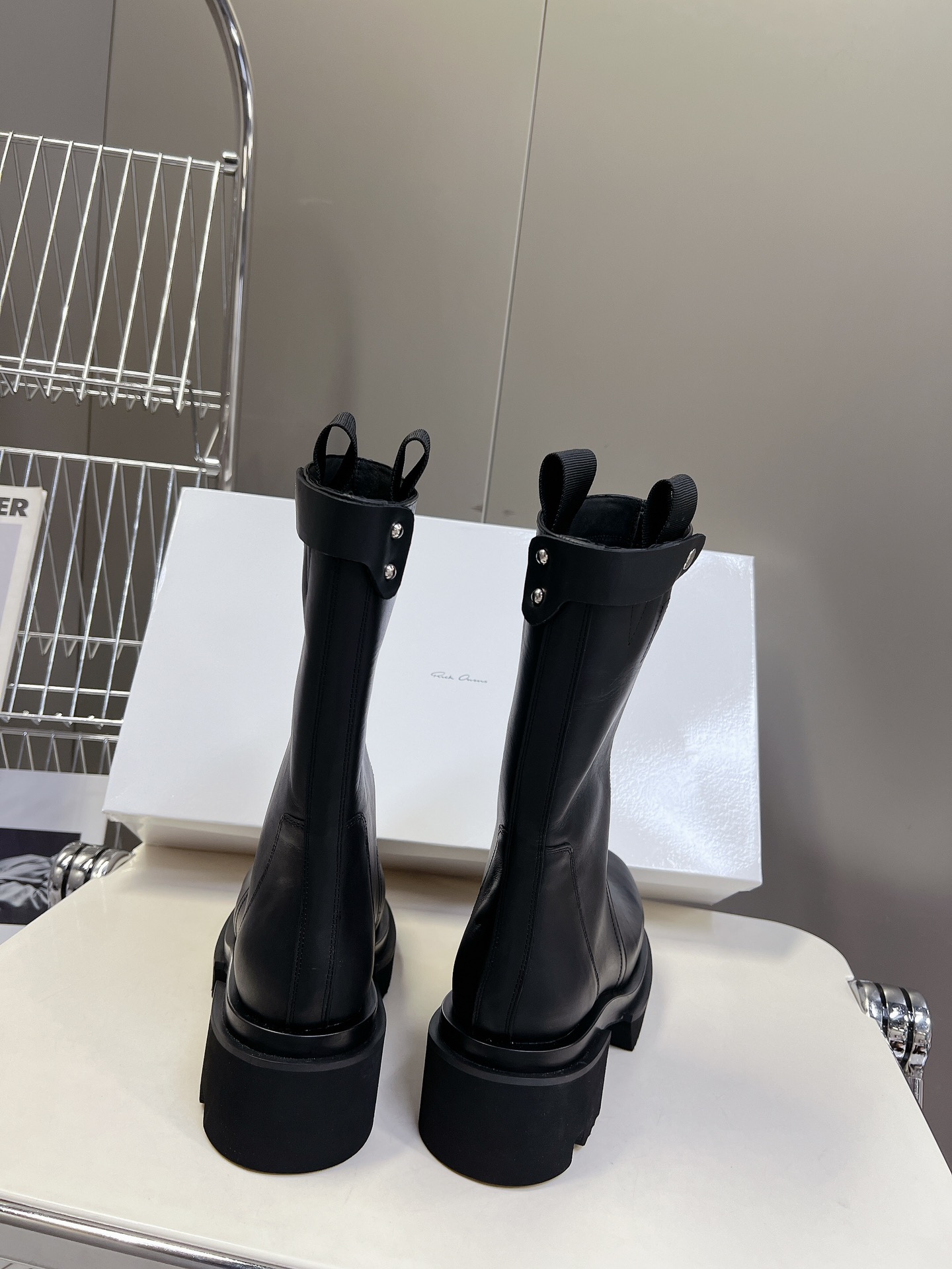 Rick Owens厚底 RO 欧文斯 牛仔钉 机车靴 系列 黑色打蜡牛皮 暗黑系列 高阶风潮 ⚠️ 家