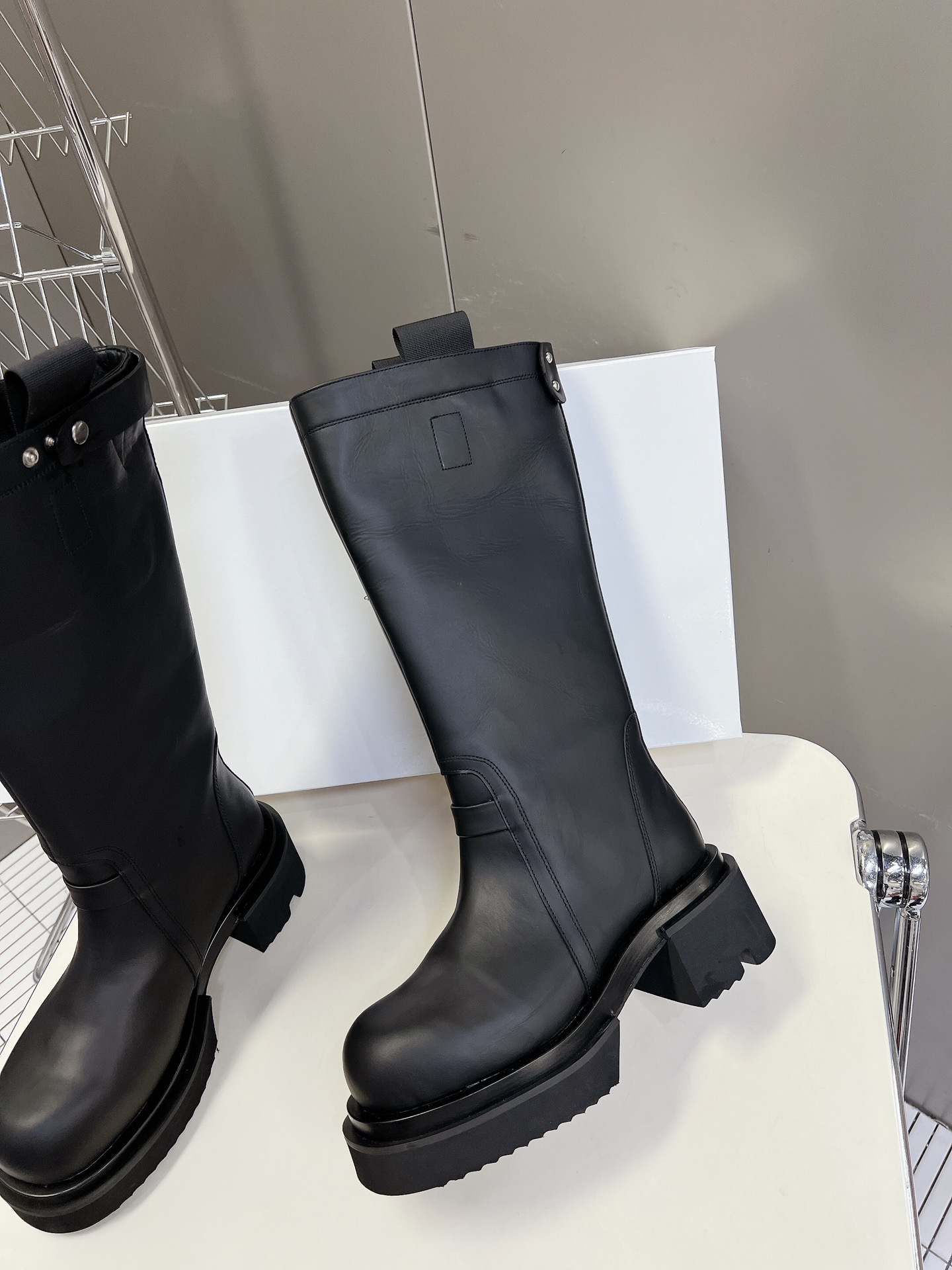 Rick Owens厚底 RO 欧文斯 牛仔钉 机车靴 系列 黑色打蜡牛皮 暗黑系列 高阶风潮 ⚠️ 家