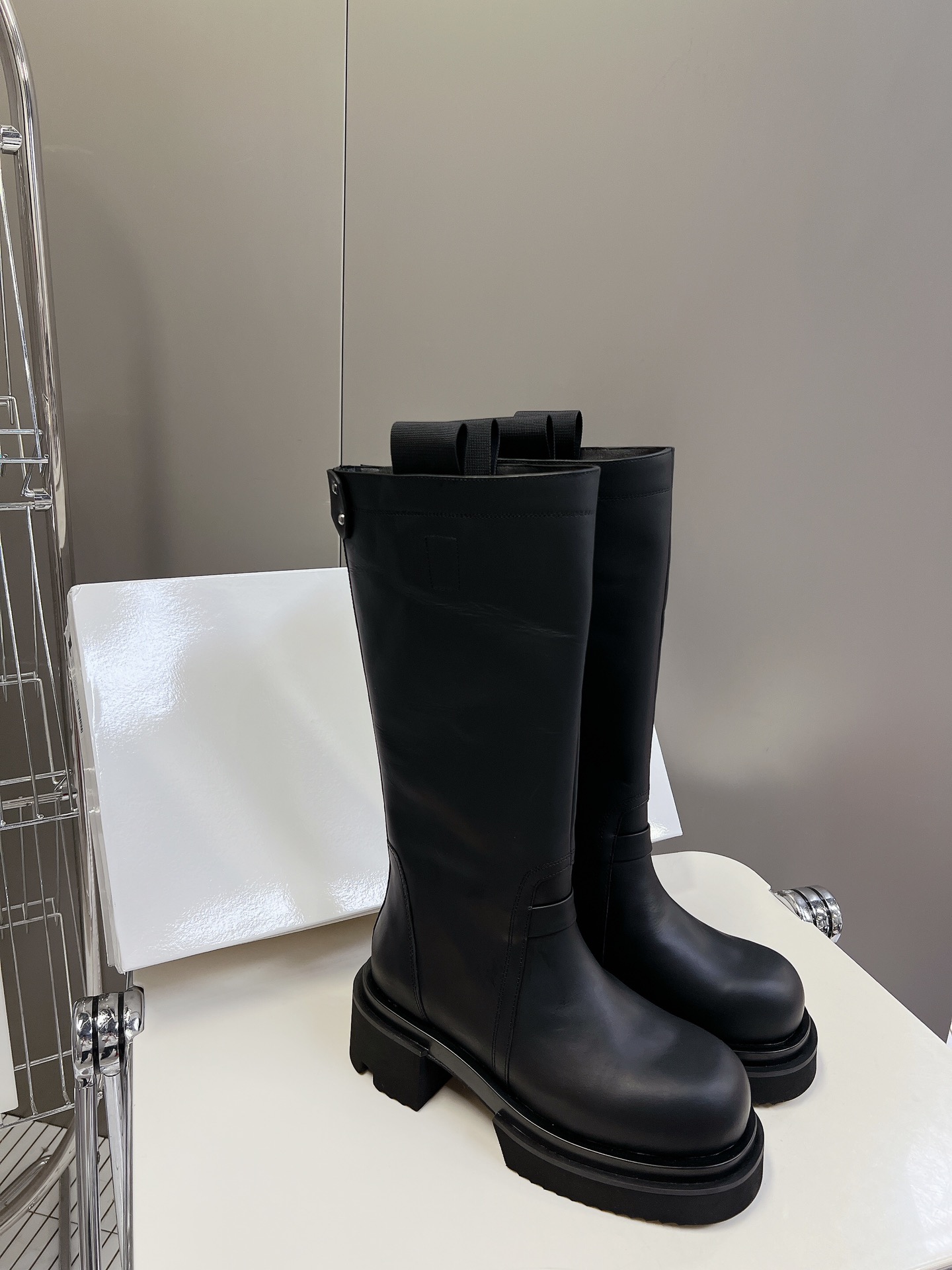 Rick Owens厚底 RO 欧文斯 牛仔钉 机车靴 系列 黑色打蜡牛皮 暗黑系列 高阶风潮 ⚠️ 家