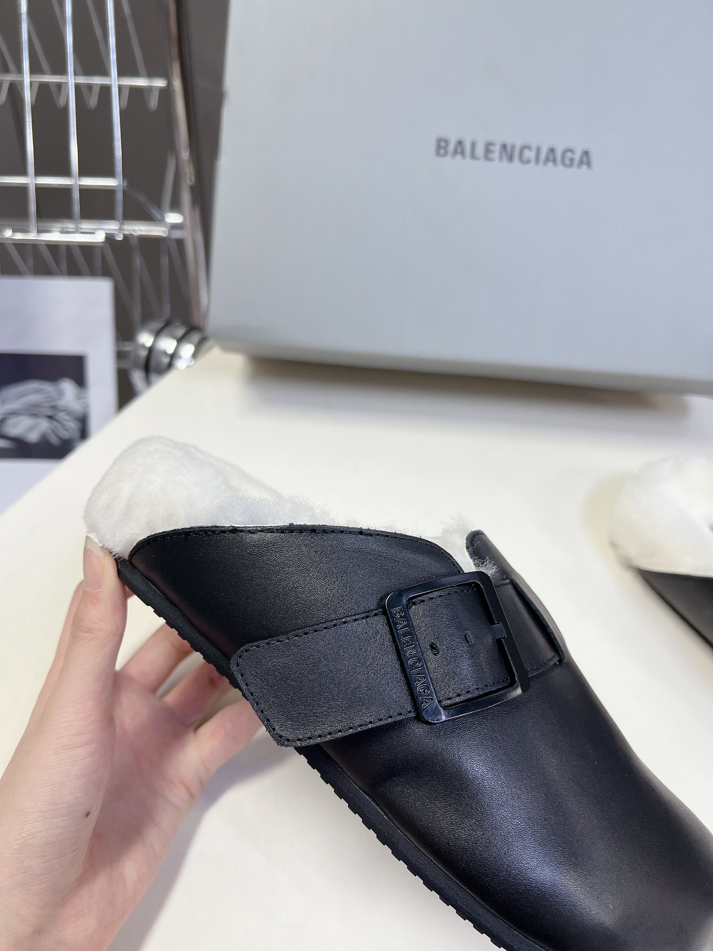 男装10BALENCIAGA巴黎世家情侣款勃肯拖出毛里了SundaySuedeMule五指勃肯24秋冬秀