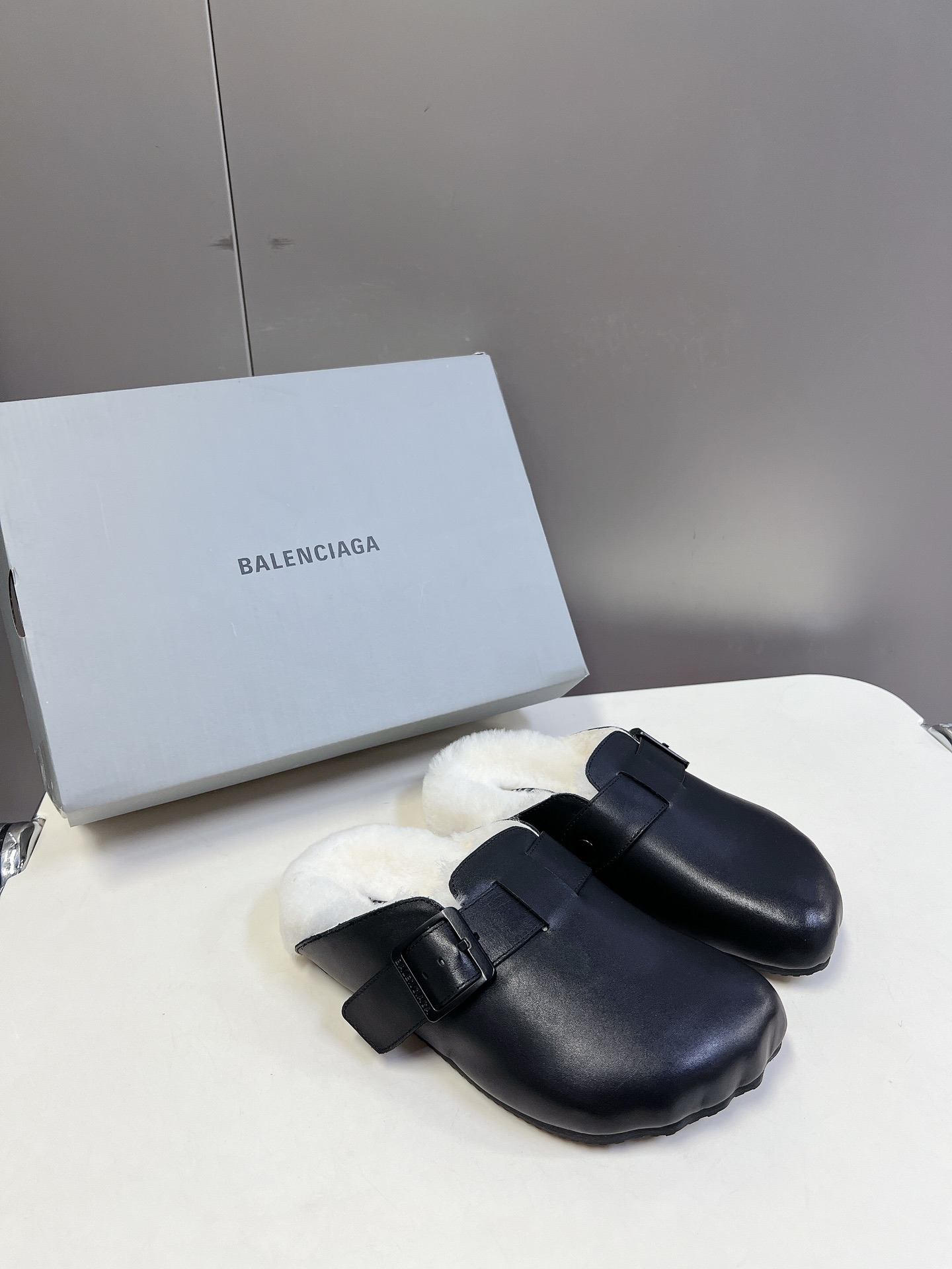 男装10BALENCIAGA巴黎世家情侣款勃肯拖出毛里了SundaySuedeMule五指勃肯24秋冬秀