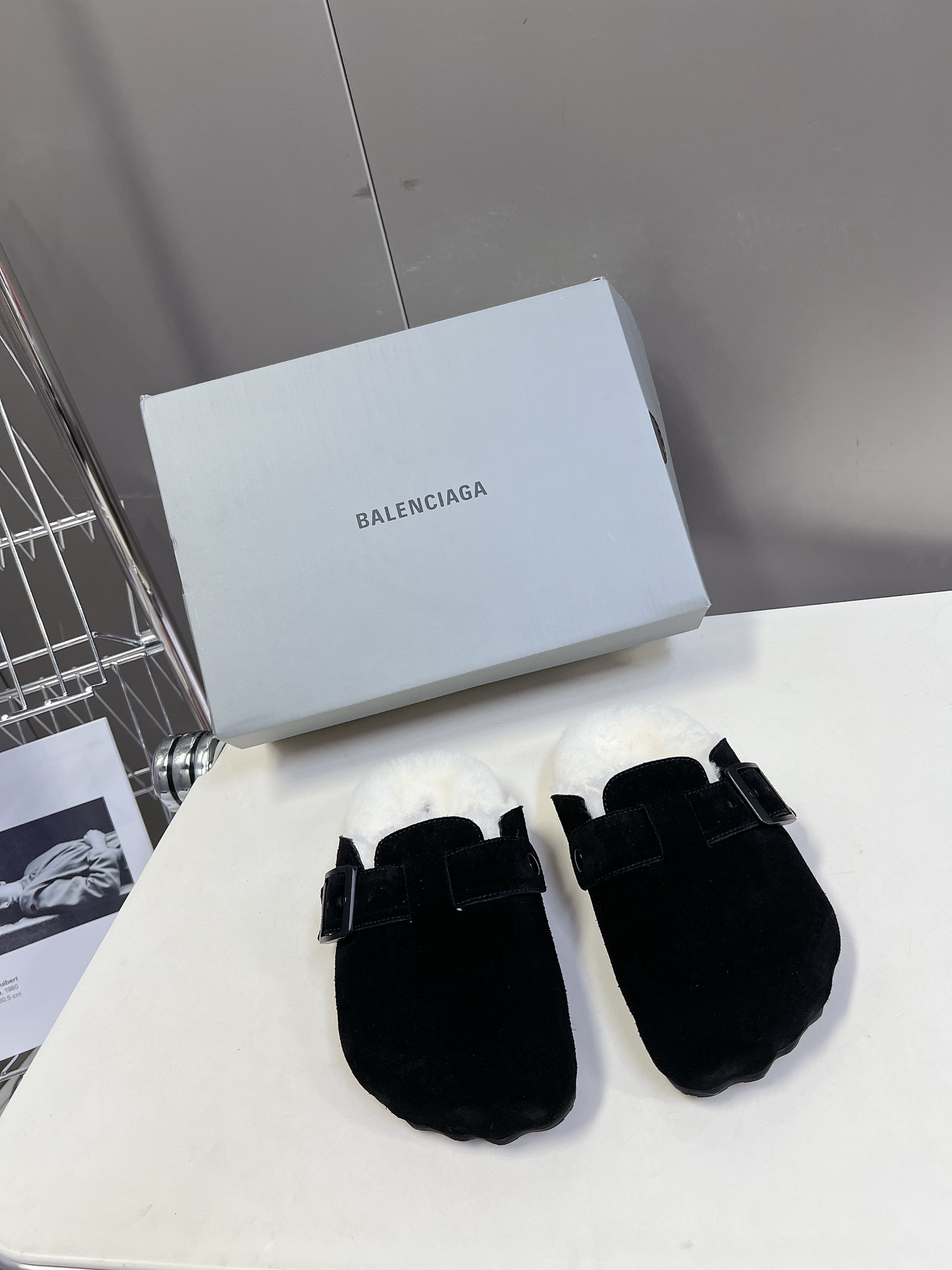 男装10BALENCIAGA巴黎世家情侣款勃肯拖出毛里了SundaySuedeMule五指勃肯24秋冬秀