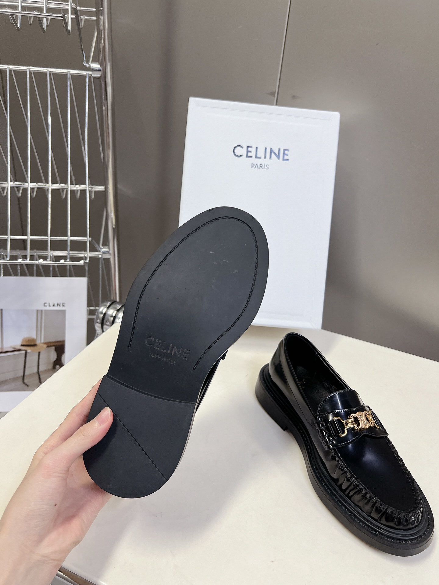 CELINE思琳秋冬走秀款乐福鞋专柜正品购入开发流苏五金扣设计极具品牌辨识度️超多明星网红种草鞋面进口开