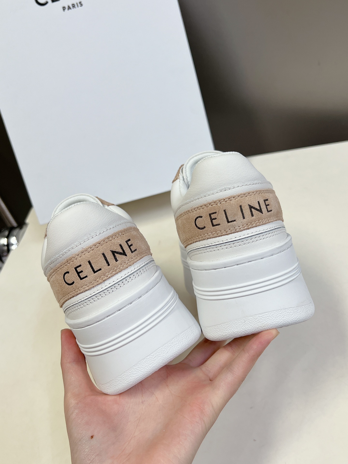 CELINE思琳秋冬厚底小白鞋轻奢风格的小白鞋超多明星网红种草简单舒服干净利落增高显腿细无论是单穿还是搭