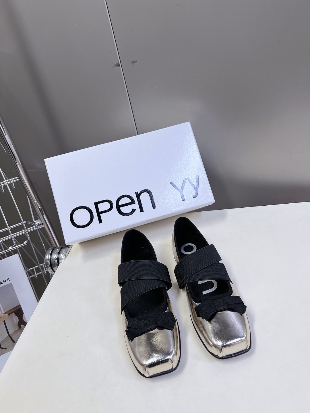  韩国小众设计师品牌OPEN YY春夏走秀款芭蕾舞鞋 第一眼看到这个鞋子就爱上了，带点复古味随意搭配都好