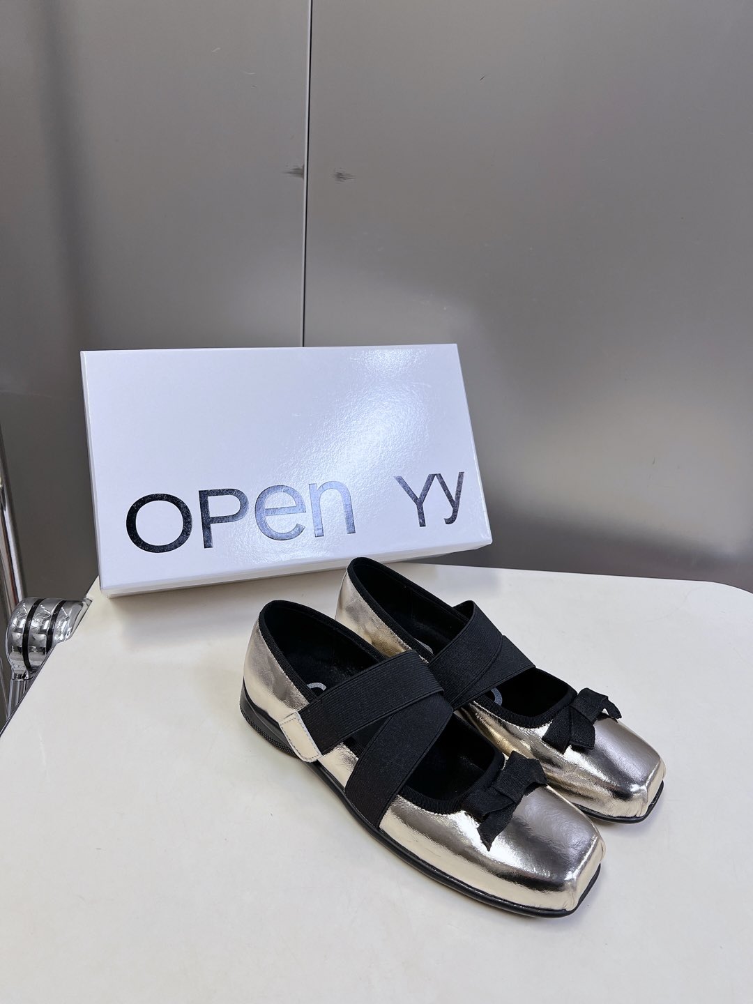  韩国小众设计师品牌OPEN YY春夏走秀款芭蕾舞鞋 第一眼看到这个鞋子就爱上了，带点复古味随意搭配都好