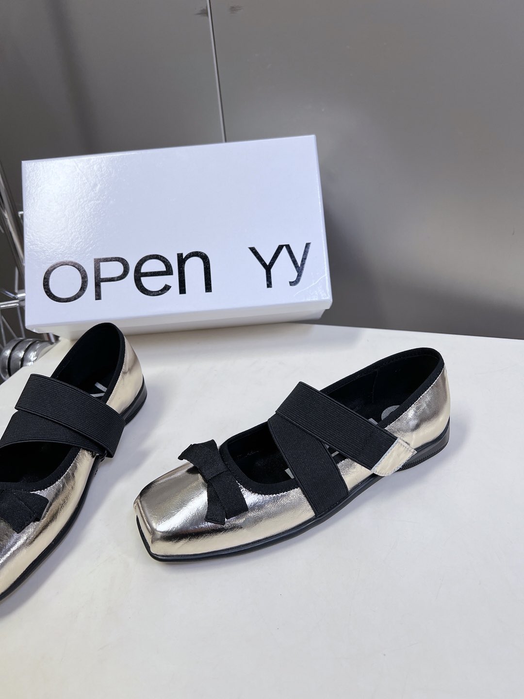  韩国小众设计师品牌OPEN YY春夏走秀款芭蕾舞鞋 第一眼看到这个鞋子就爱上了，带点复古味随意搭配都好