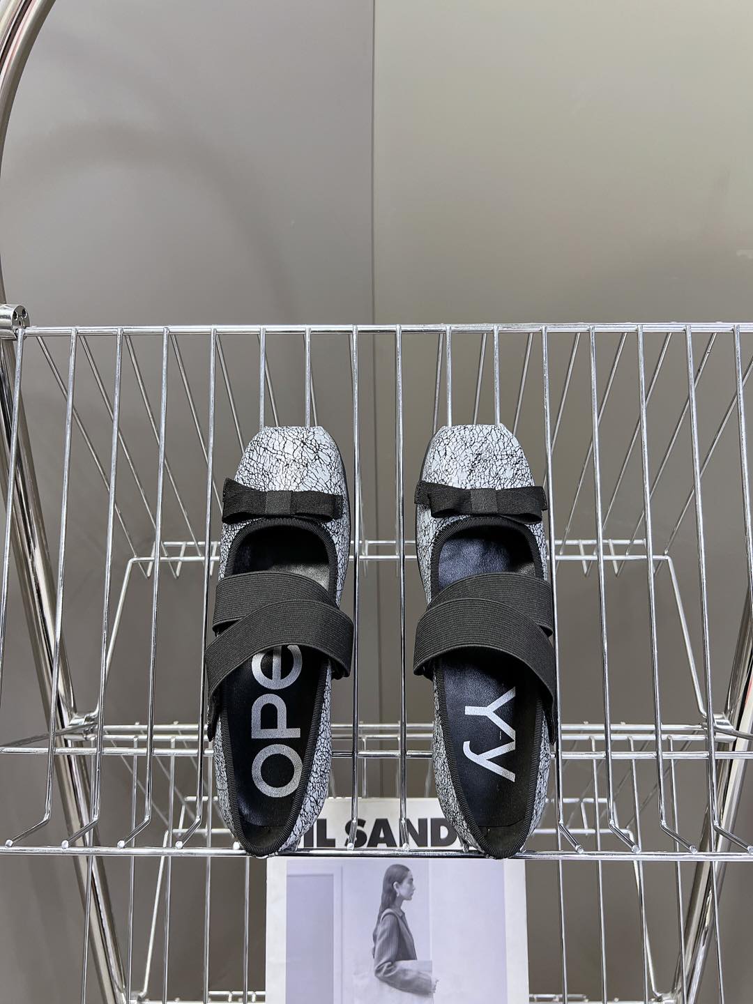  韩国小众设计师品牌OPEN YY春夏走秀款芭蕾舞鞋 第一眼看到这个鞋子就爱上了，带点复古味随意搭配都好