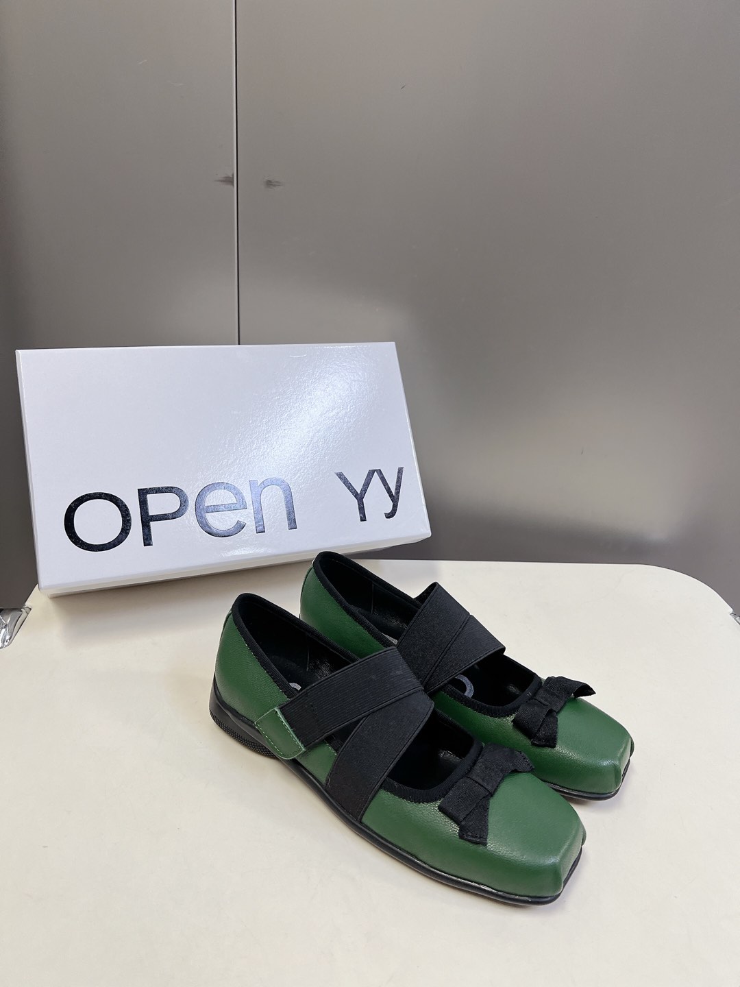  韩国小众设计师品牌OPEN YY春夏走秀款芭蕾舞鞋 第一眼看到这个鞋子就爱上了，带点复古味随意搭配都好