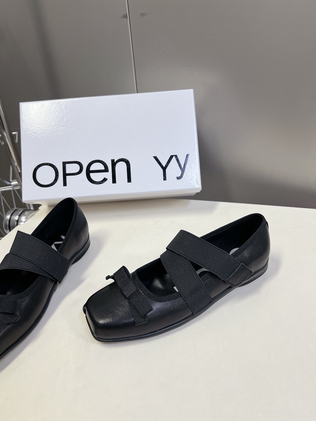  韩国小众设计师品牌OPEN YY春夏走秀款芭蕾舞鞋 第一眼看到这个鞋子就爱上了，带点复古味随意搭配都好
