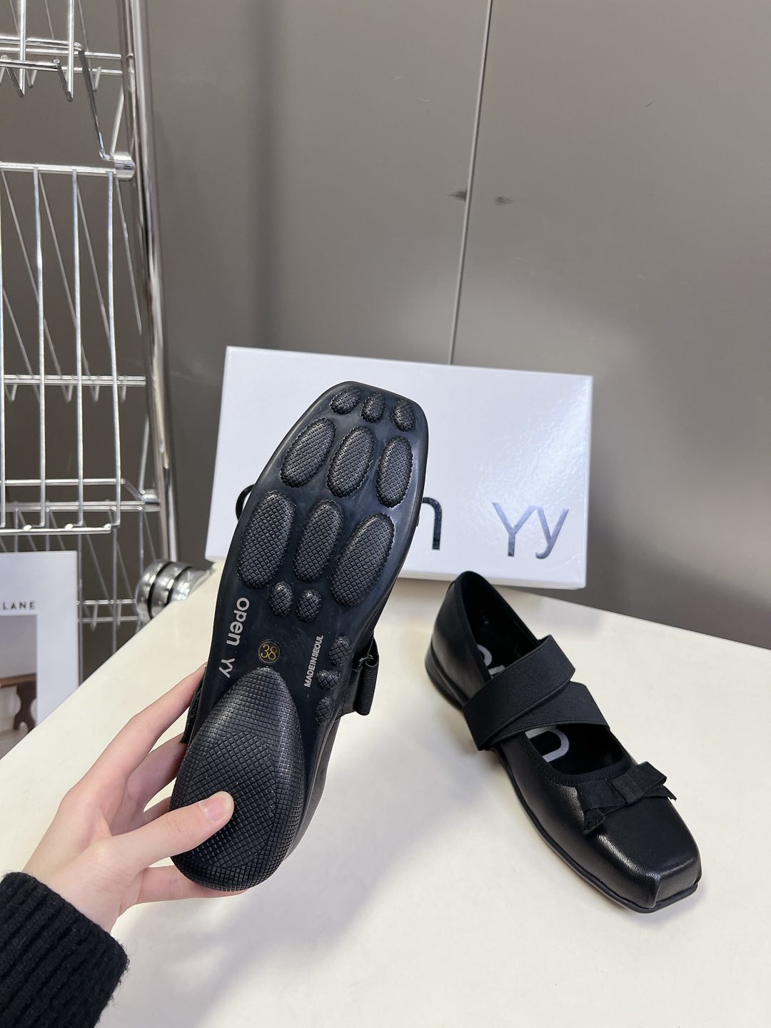  韩国小众设计师品牌OPEN YY春夏走秀款芭蕾舞鞋 第一眼看到这个鞋子就爱上了，带点复古味随意搭配都好