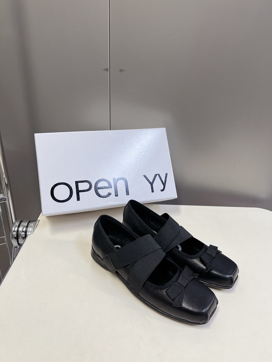  韩国小众设计师品牌OPEN YY春夏走秀款芭蕾舞鞋 第一眼看到这个鞋子就爱上了，带点复古味随意搭配都好