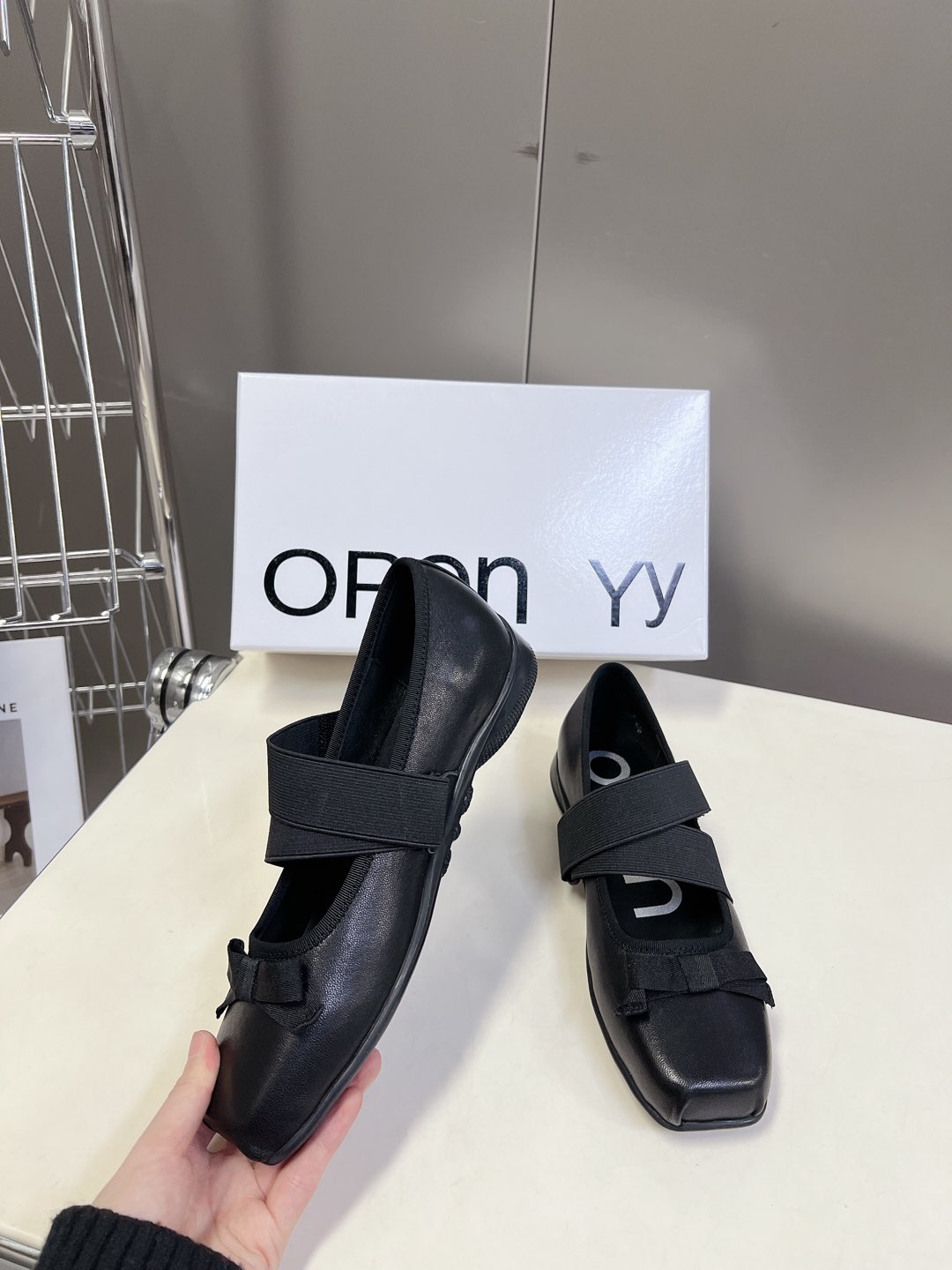  韩国小众设计师品牌OPEN YY春夏走秀款芭蕾舞鞋 第一眼看到这个鞋子就爱上了，带点复古味随意搭配都好