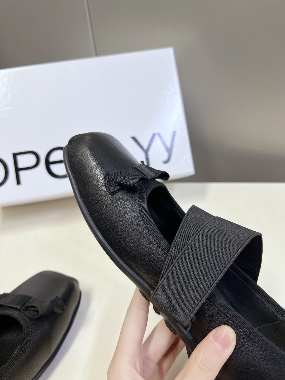  韩国小众设计师品牌OPEN YY春夏走秀款芭蕾舞鞋 第一眼看到这个鞋子就爱上了，带点复古味随意搭配都好