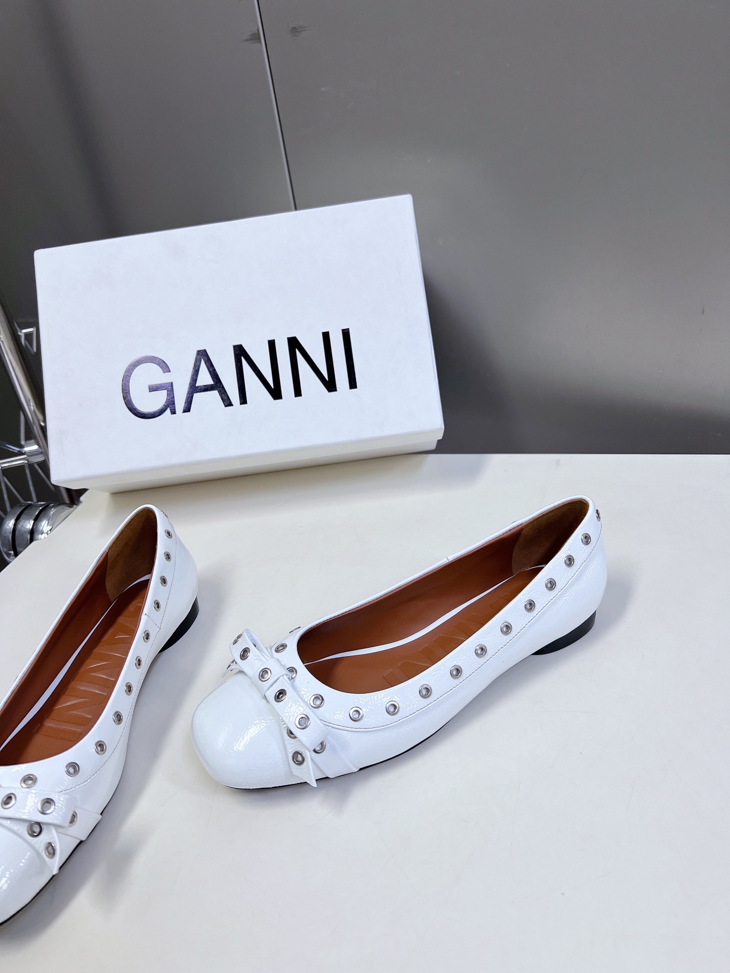  GANNI春夏走秀款单鞋 一年四季都可以穿的单鞋来了，一双封神的四季鞋 简约复古设计，关键是舒适百分✔