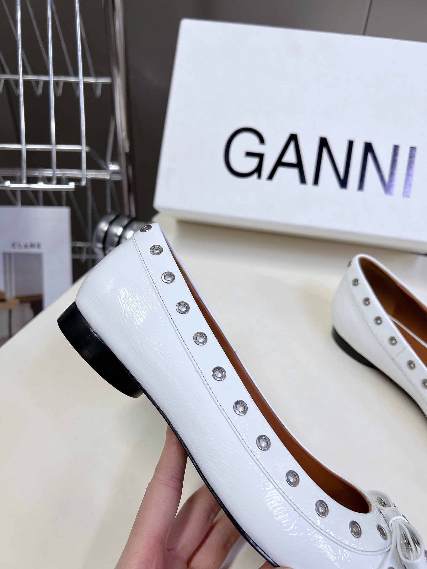  GANNI春夏走秀款单鞋 一年四季都可以穿的单鞋来了，一双封神的四季鞋 简约复古设计，关键是舒适百分✔