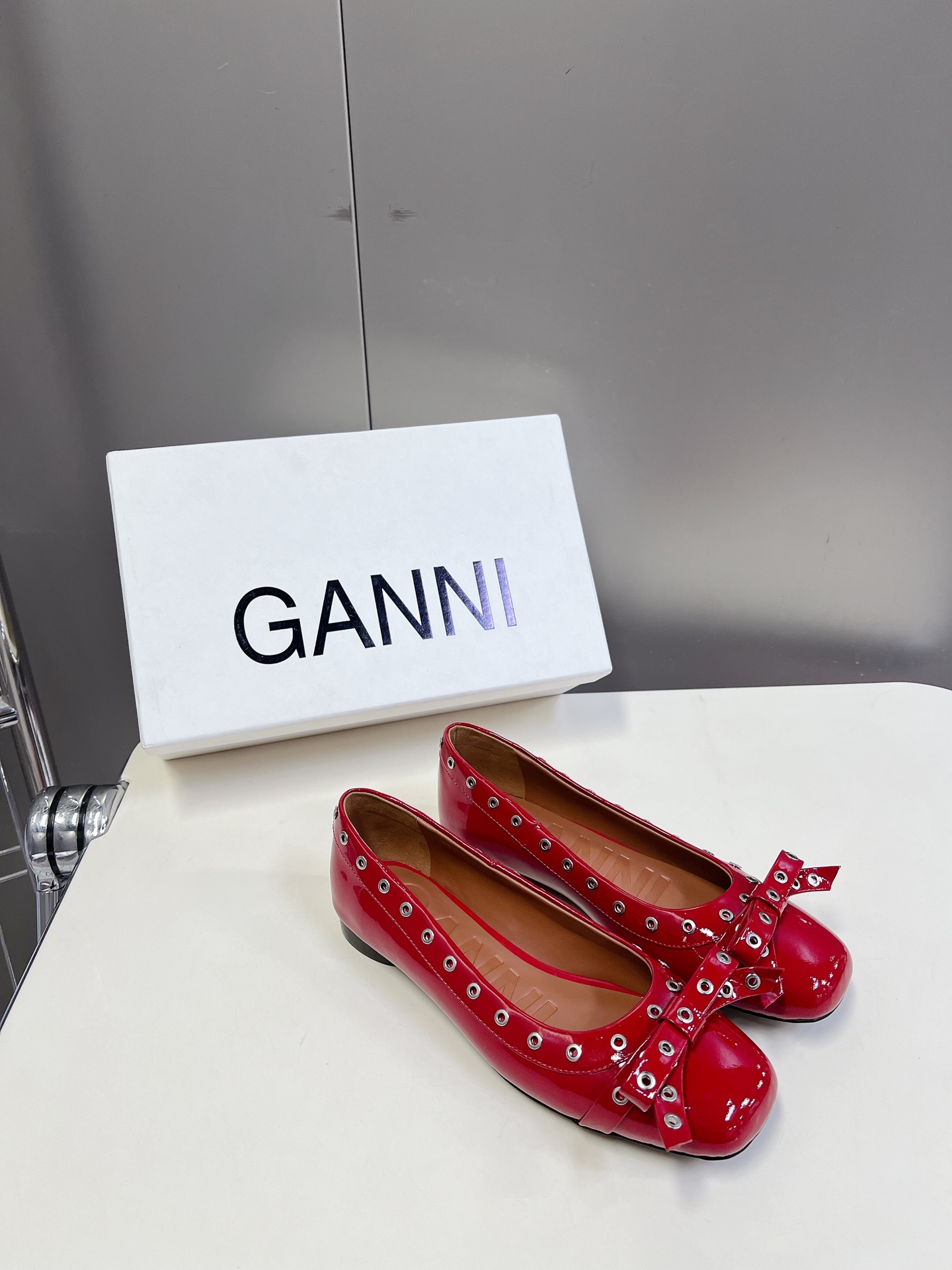  GANNI春夏走秀款单鞋 一年四季都可以穿的单鞋来了，一双封神的四季鞋 简约复古设计，关键是舒适百分✔