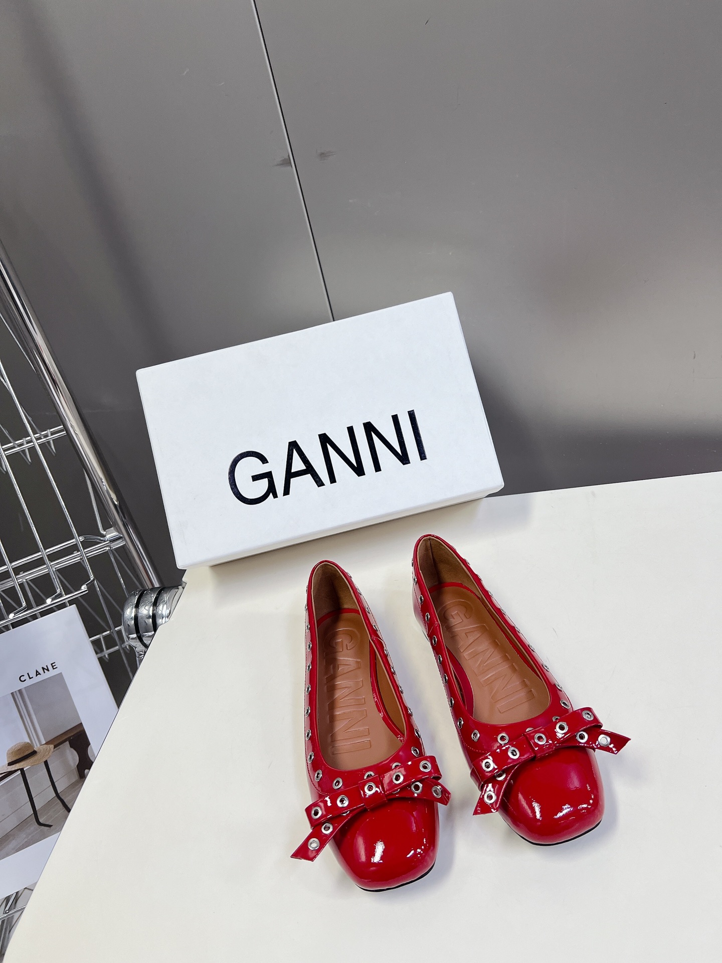  GANNI春夏走秀款单鞋 一年四季都可以穿的单鞋来了，一双封神的四季鞋 简约复古设计，关键是舒适百分✔