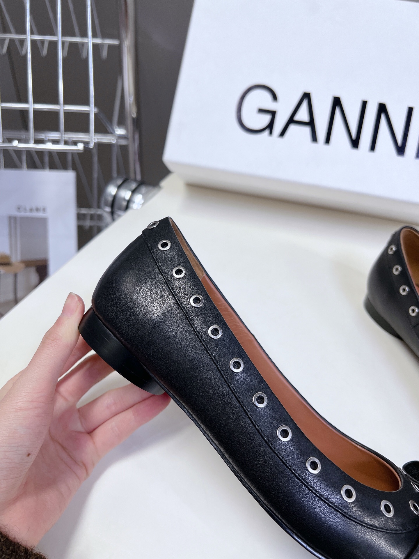  GANNI春夏走秀款单鞋 一年四季都可以穿的单鞋来了，一双封神的四季鞋 简约复古设计，关键是舒适百分✔
