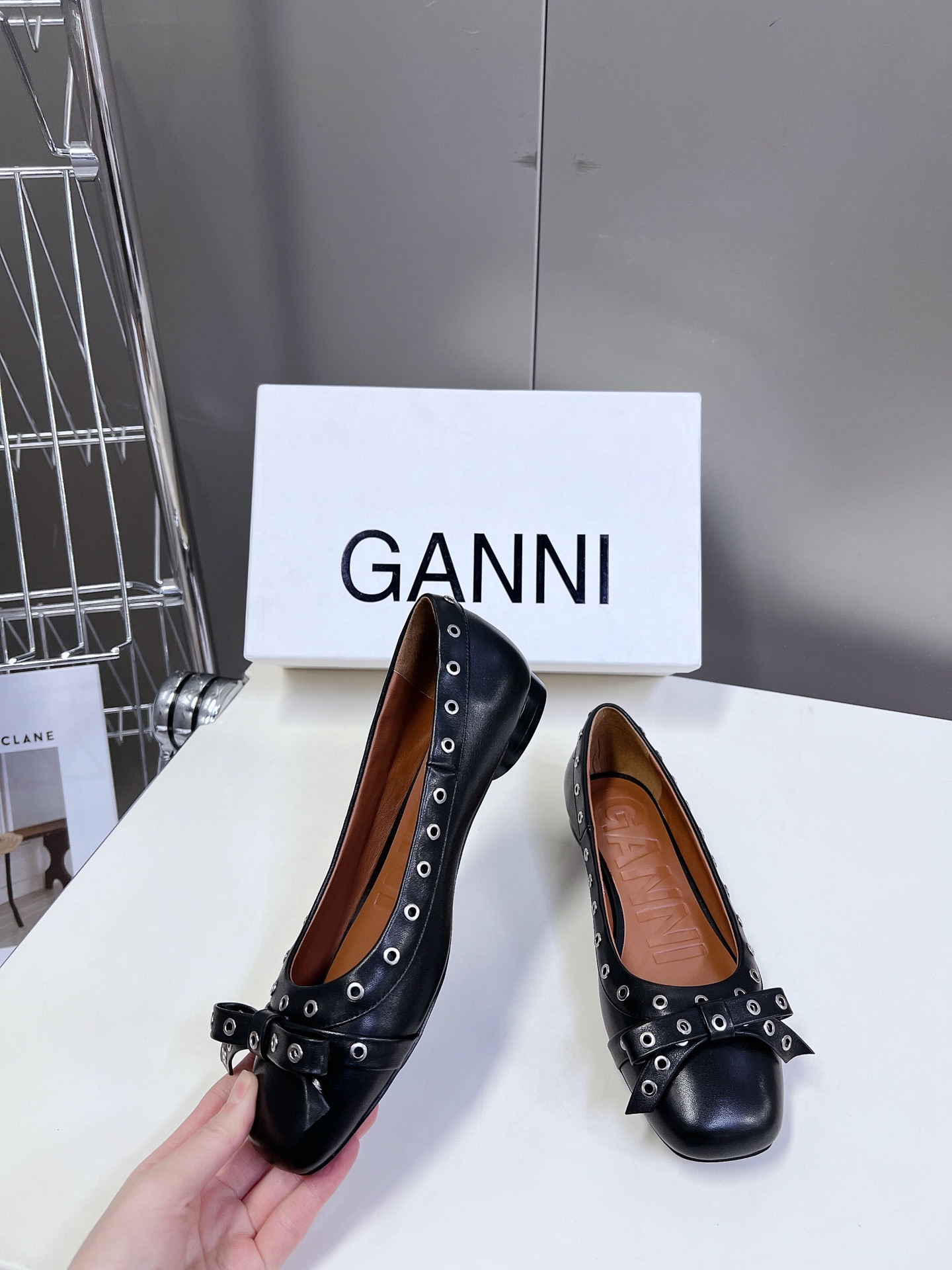  GANNI春夏走秀款单鞋 一年四季都可以穿的单鞋来了，一双封神的四季鞋 简约复古设计，关键是舒适百分✔