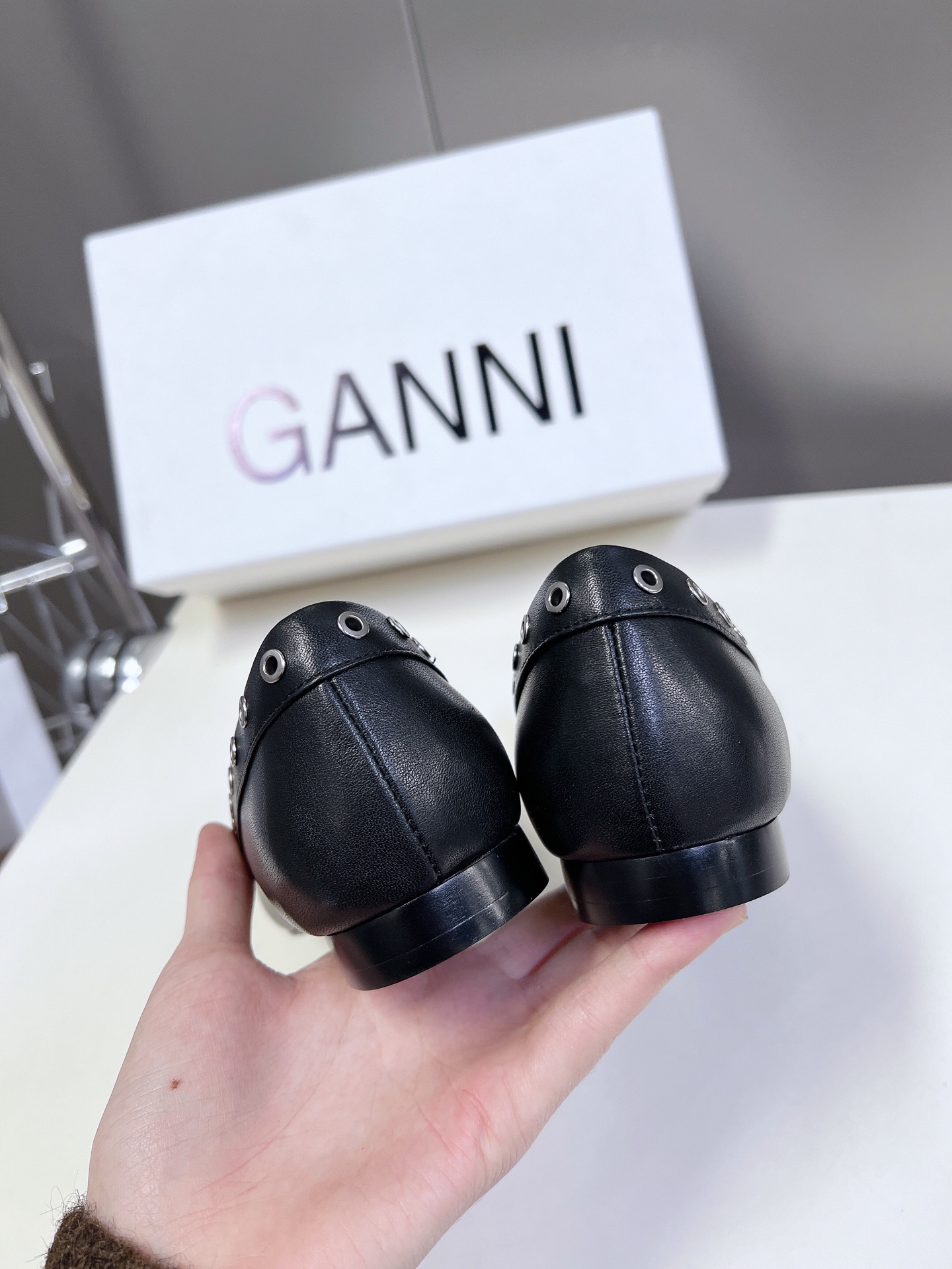  GANNI春夏走秀款单鞋 一年四季都可以穿的单鞋来了，一双封神的四季鞋 简约复古设计，关键是舒适百分✔