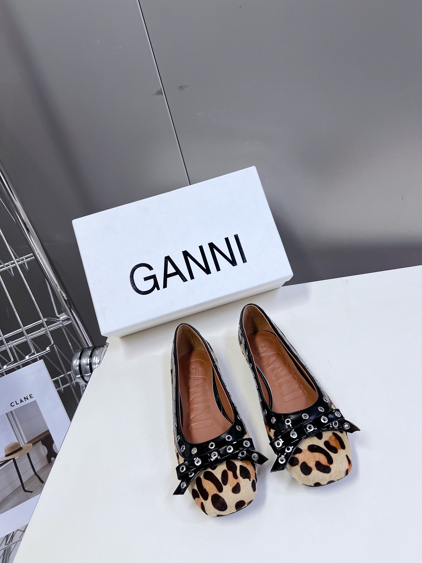  GANNI春夏走秀款单鞋 一年四季都可以穿的单鞋来了，一双封神的四季鞋 简约复古设计，关键是舒适百分✔