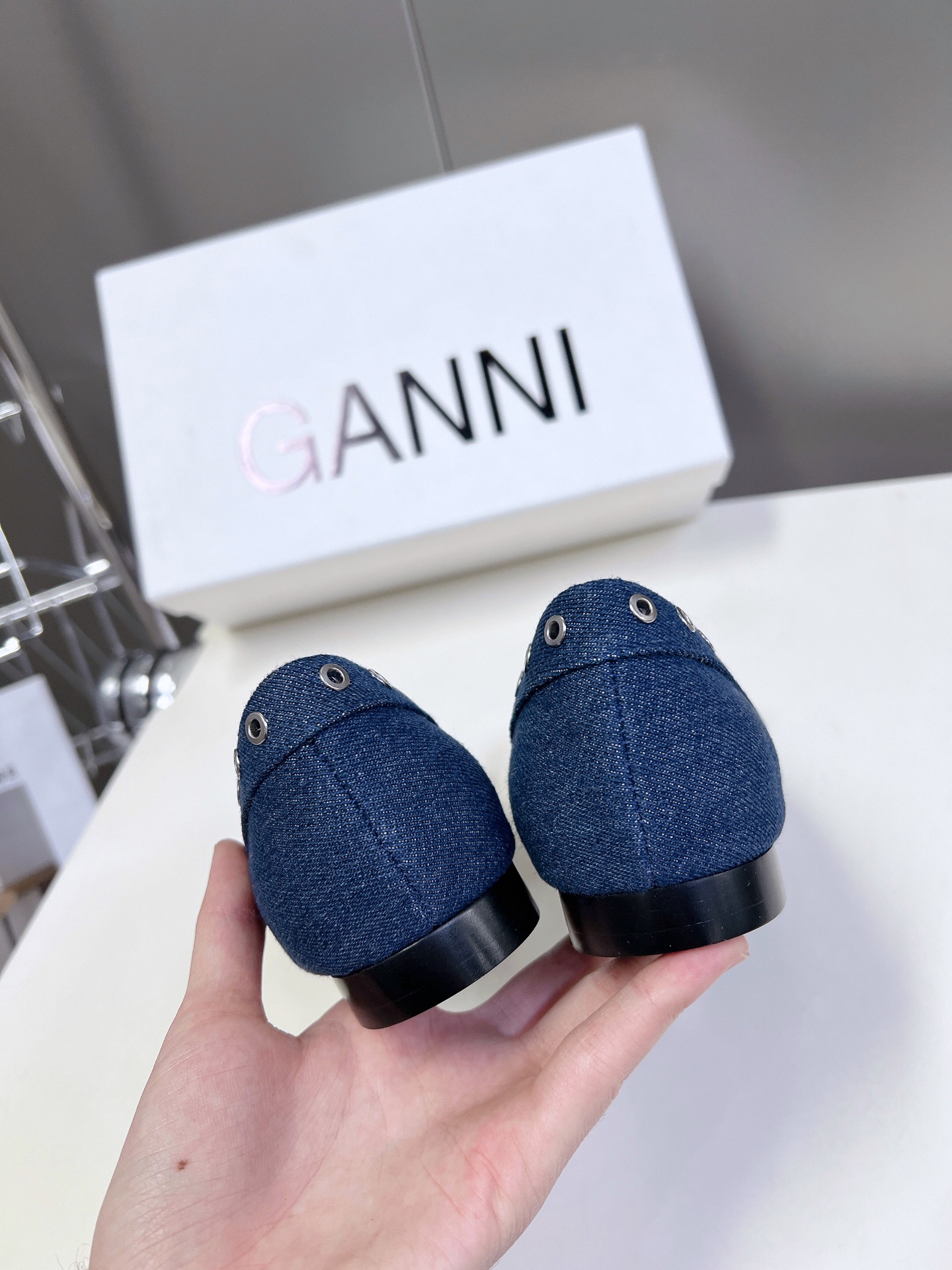  GANNI春夏走秀款单鞋 一年四季都可以穿的单鞋来了，一双封神的四季鞋 简约复古设计，关键是舒适百分✔