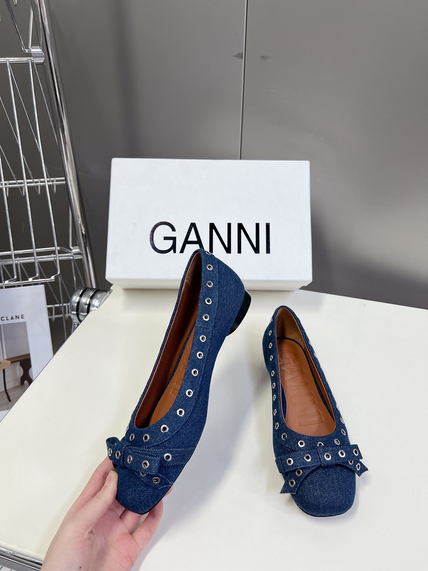  GANNI春夏走秀款单鞋 一年四季都可以穿的单鞋来了，一双封神的四季鞋 简约复古设计，关键是舒适百分✔