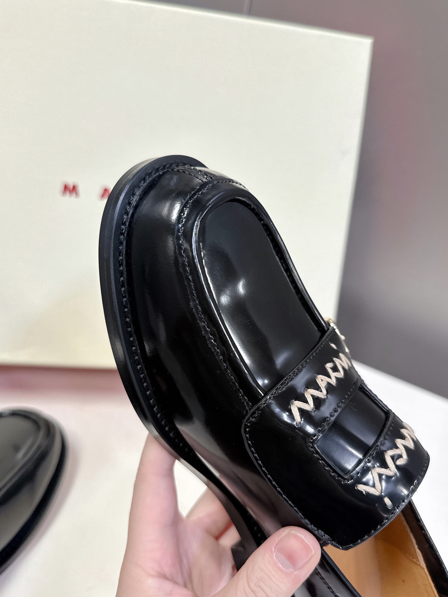   MARNI玛尼春夏新款乐福鞋                     经典小皮鞋是鞋业界的天花板，永