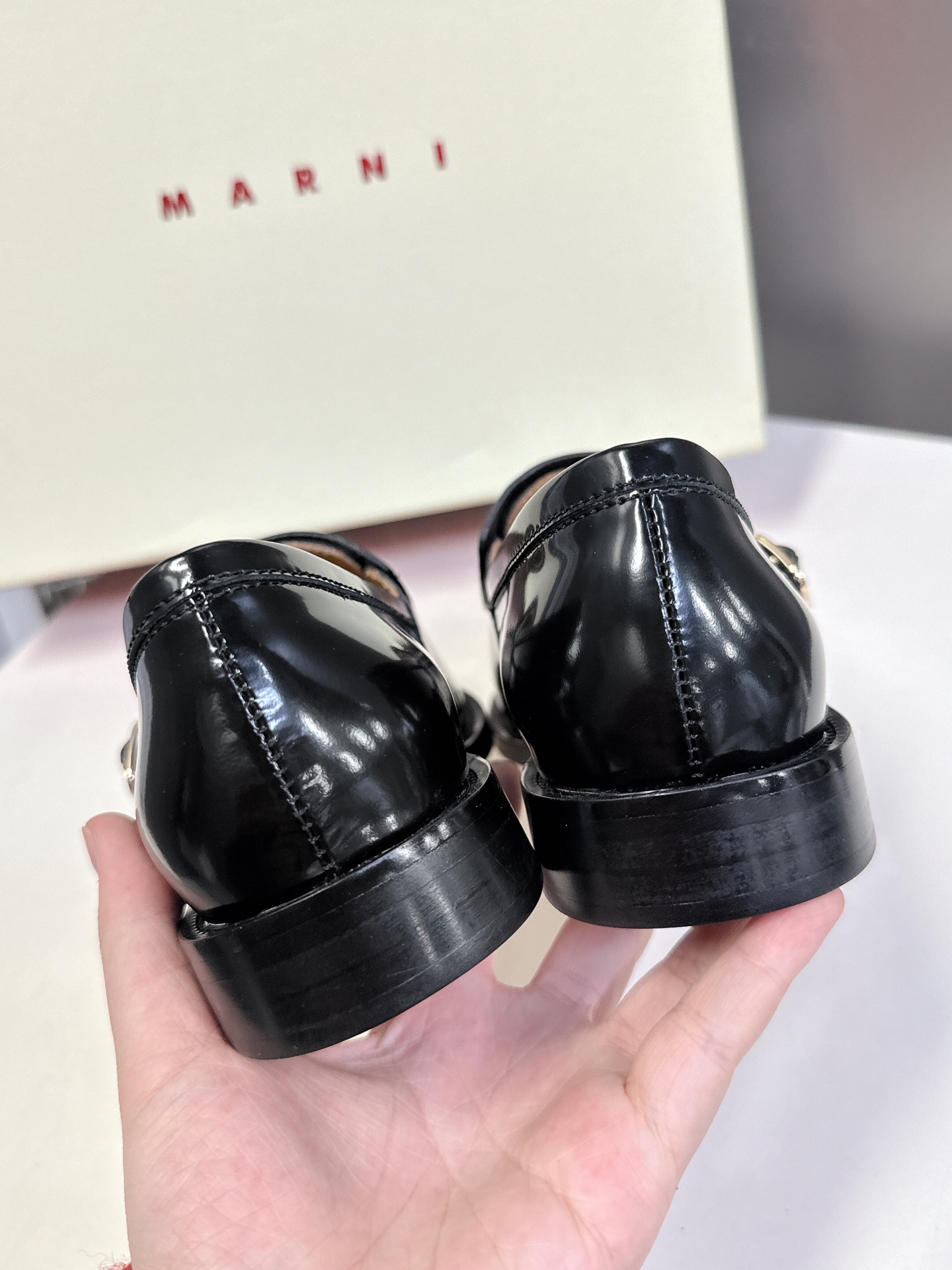   MARNI玛尼春夏新款乐福鞋                     经典小皮鞋是鞋业界的天花板，永