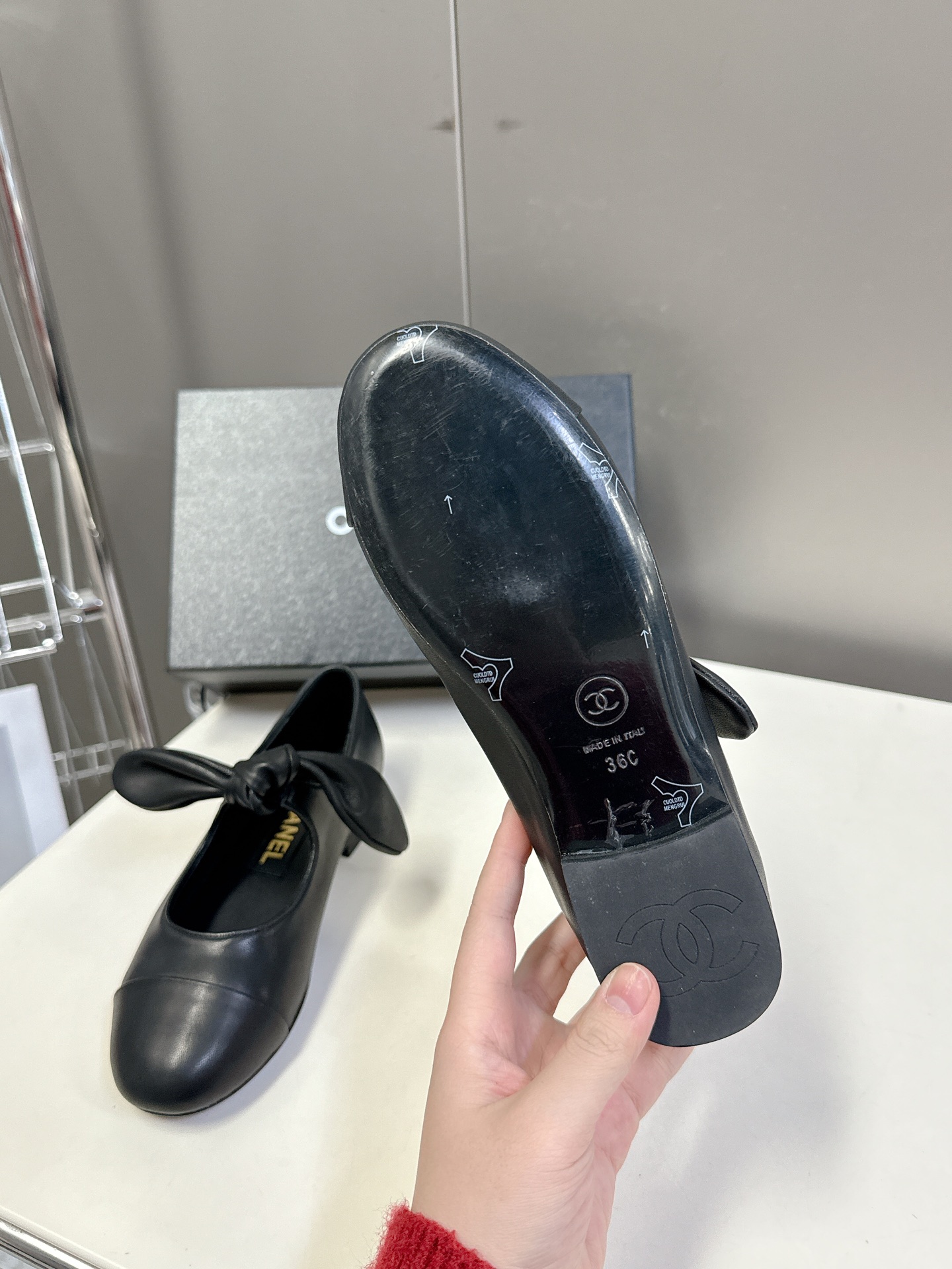 CHANEL香奈儿蝴蝶结松紧一字带平单鞋 蝴蝶结玛丽珍单鞋第一眼看上就被种草了根据天气变化自由穿搭！套上