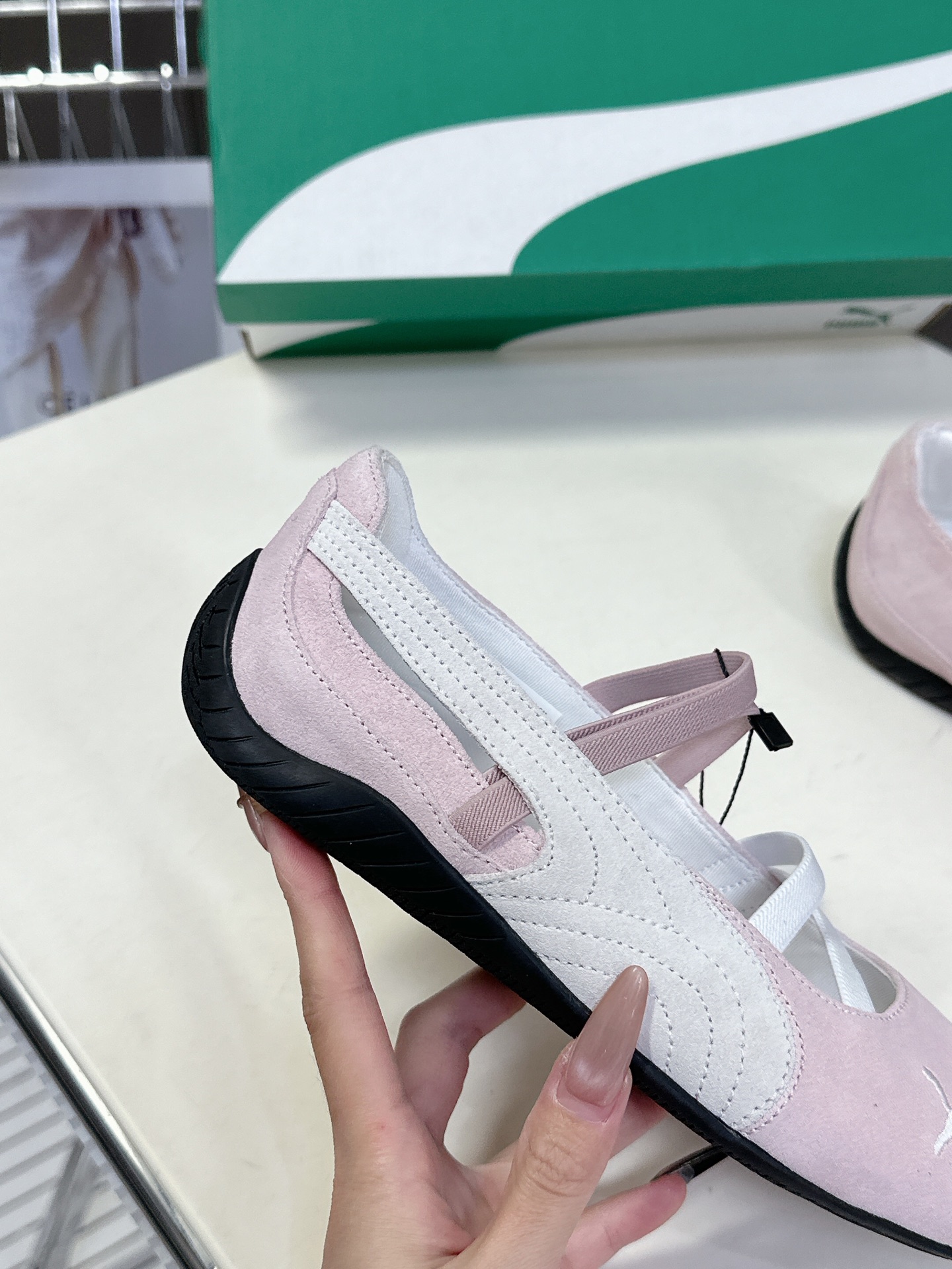  Puma 彪马春夏全新芭蕾舞运动鞋时尚与运动的完美融合

Rose朴彩英同款正品购入开发 细节可对原版