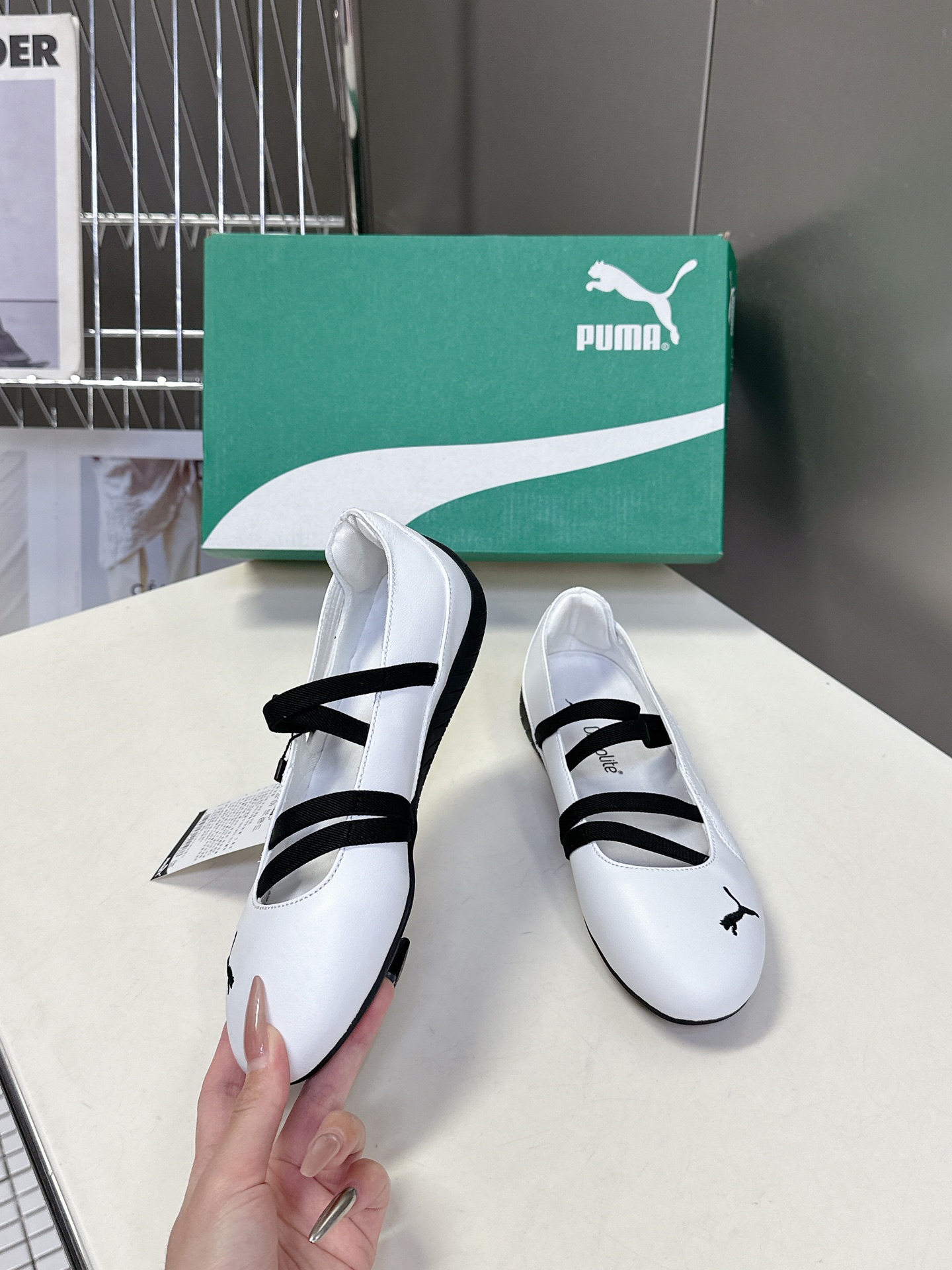  Puma 彪马春夏全新芭蕾舞运动鞋时尚与运动的完美融合

Rose朴彩英同款正品购入开发 细节可对原版