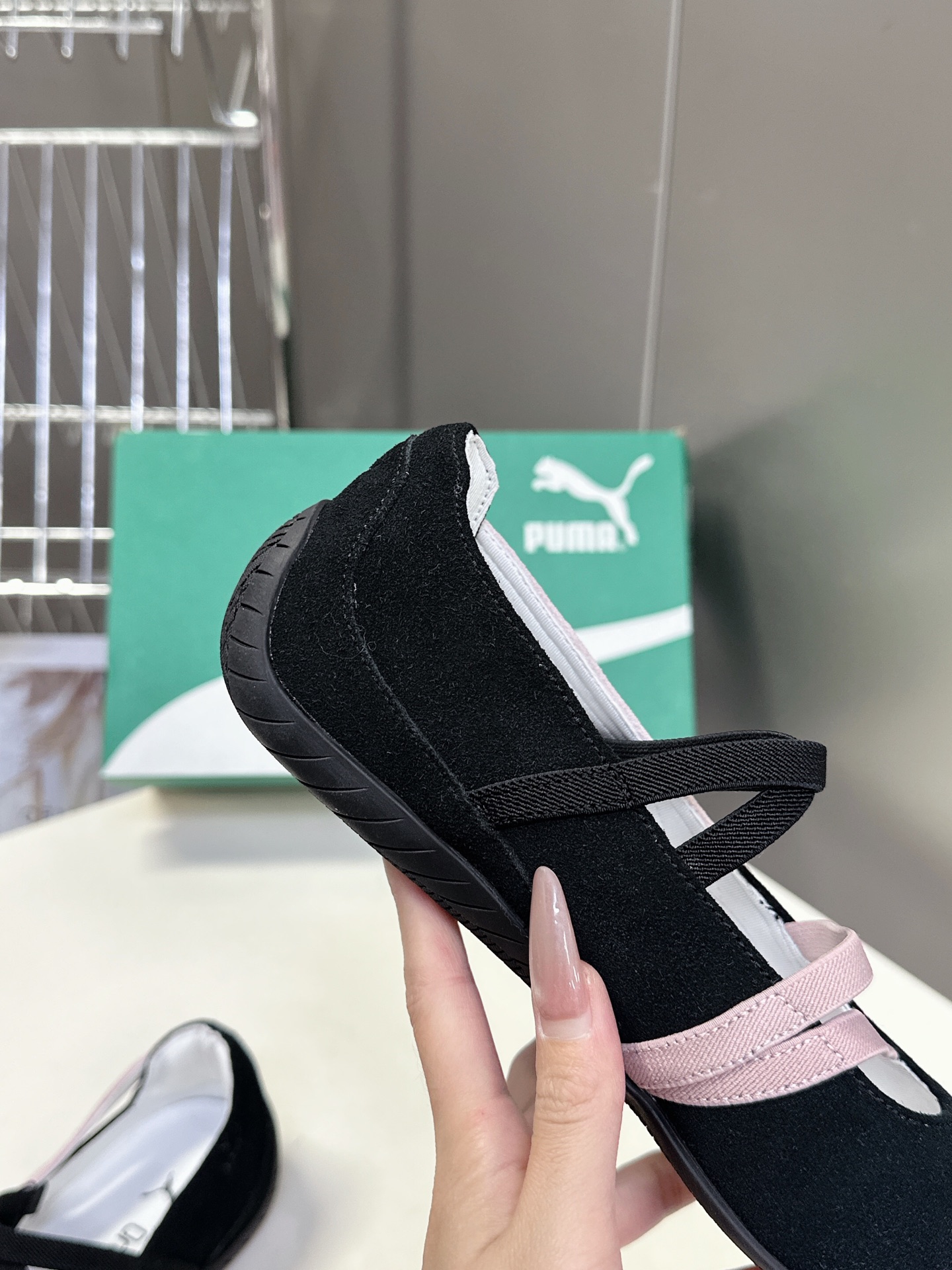  Puma 彪马春夏全新芭蕾舞运动鞋时尚与运动的完美融合

Rose朴彩英同款正品购入开发 细节可对原版