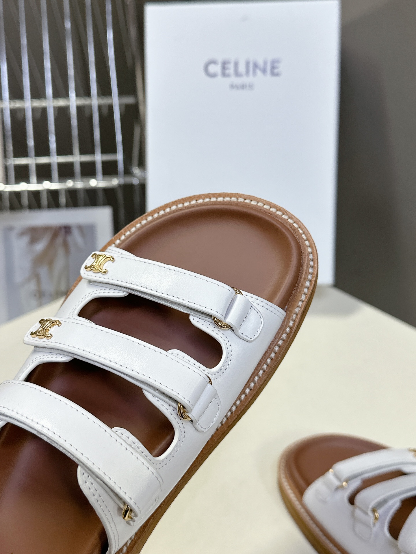  【CELINE】思琳代级别 春夏新品凯旋门复古罗马凉鞋拖鞋  进出专柜无压力，重工版，拒绝一眼假low