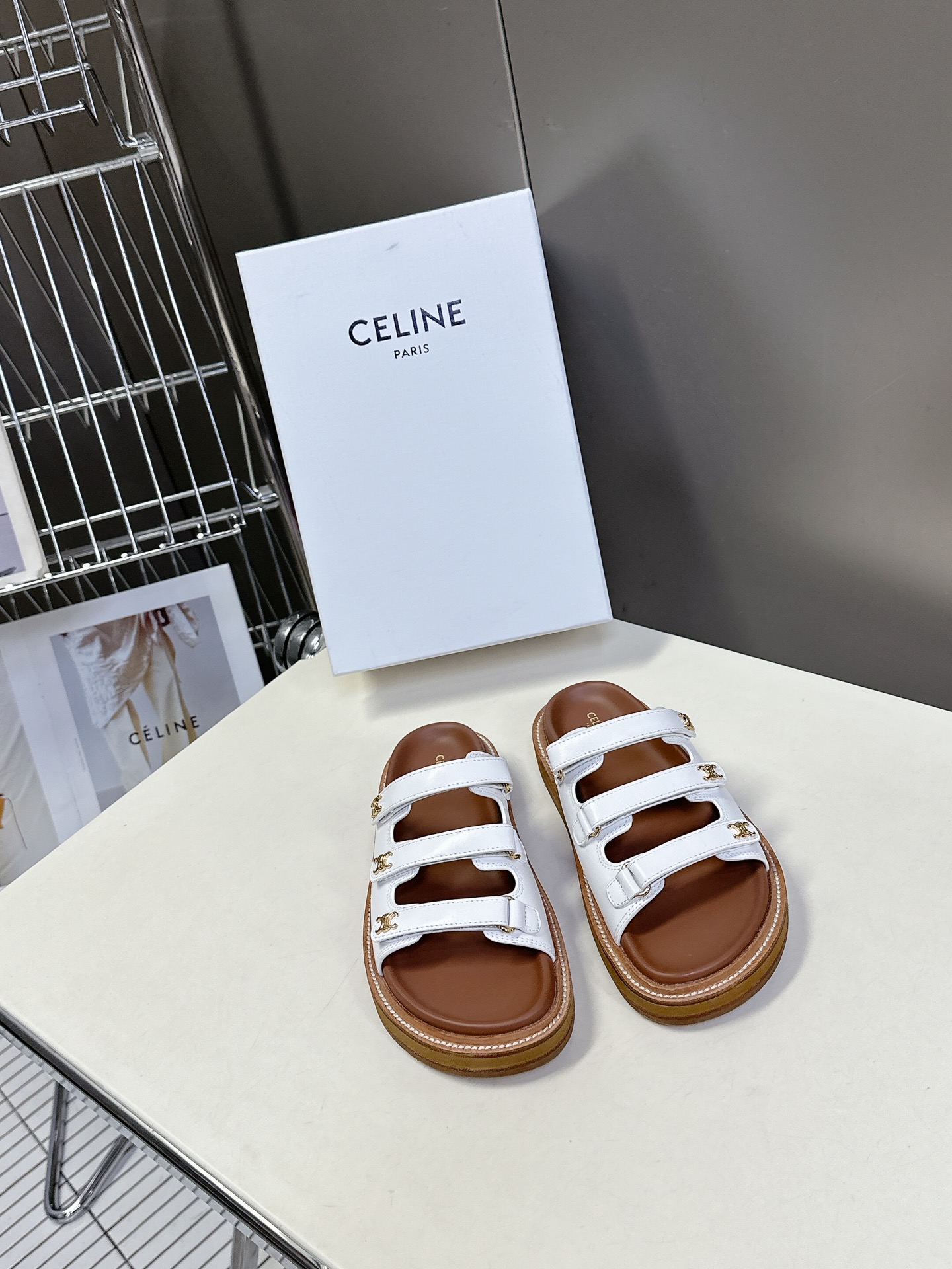  【CELINE】思琳代级别 春夏新品凯旋门复古罗马凉鞋拖鞋  进出专柜无压力，重工版，拒绝一眼假low