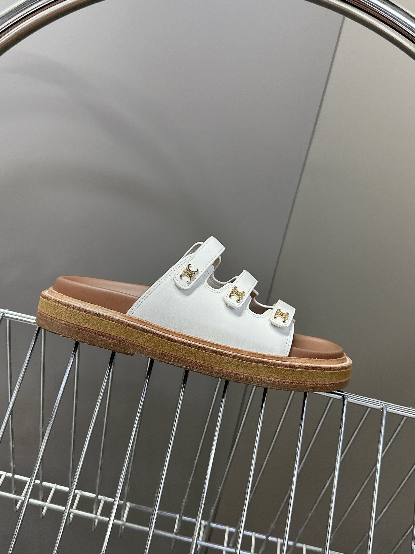  【CELINE】思琳代级别 春夏新品凯旋门复古罗马凉鞋拖鞋  进出专柜无压力，重工版，拒绝一眼假low