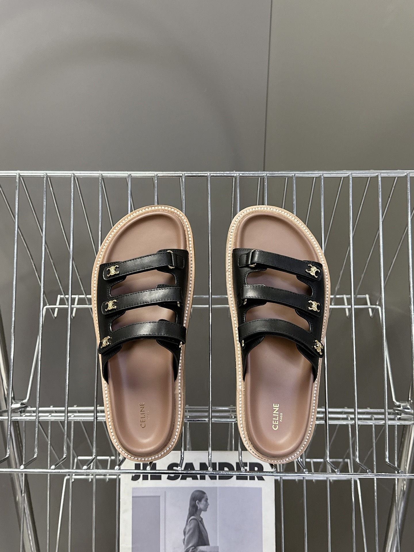  【CELINE】思琳代级别 春夏新品凯旋门复古罗马凉鞋拖鞋  进出专柜无压力，重工版，拒绝一眼假low