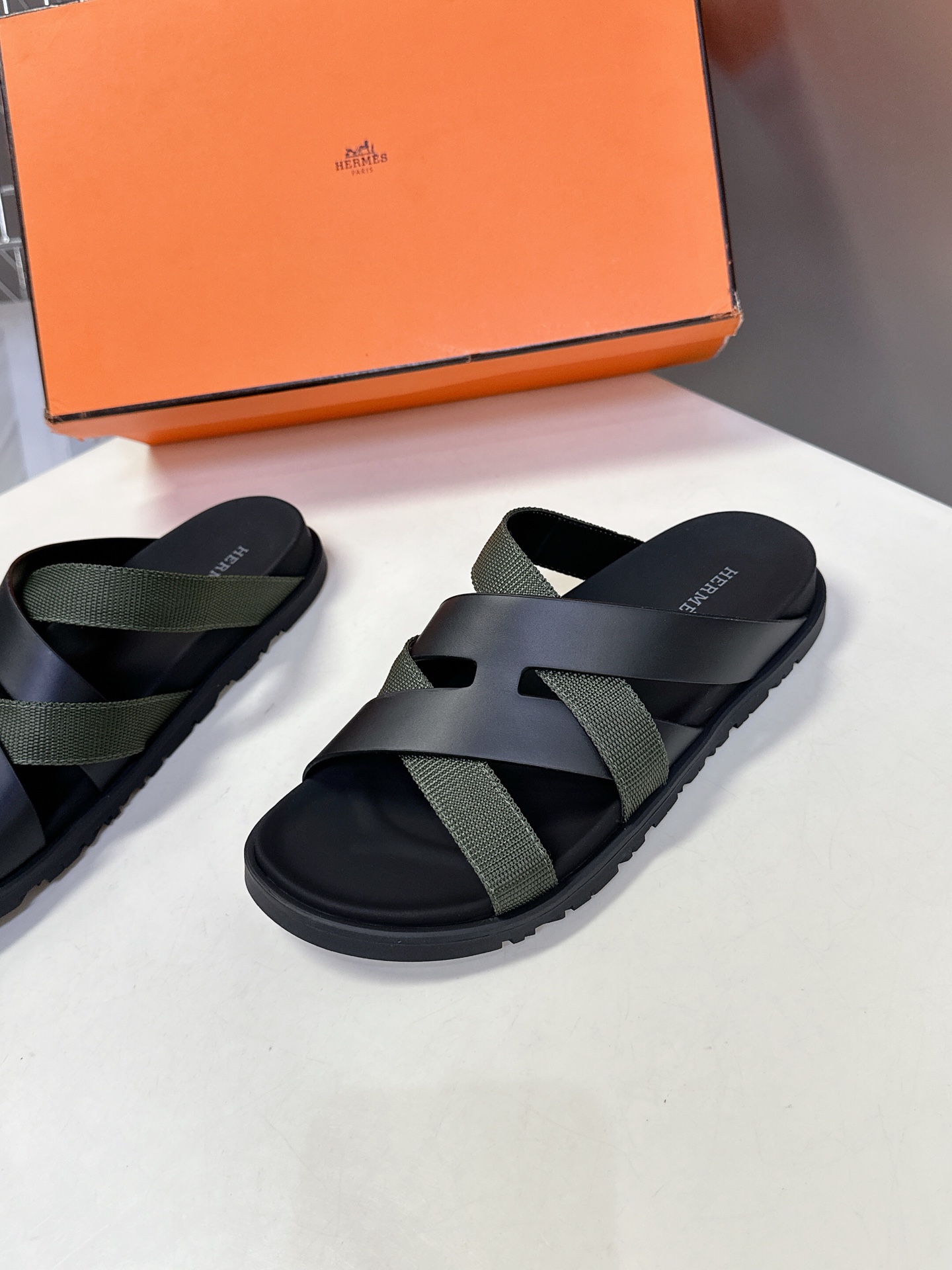 男➕10【ΗERMES 】爱马仕春夏经典情侣款二舅拖鞋 Chypre 丑萌丑萌二舅拖鞋——老头拖鞋，上脚