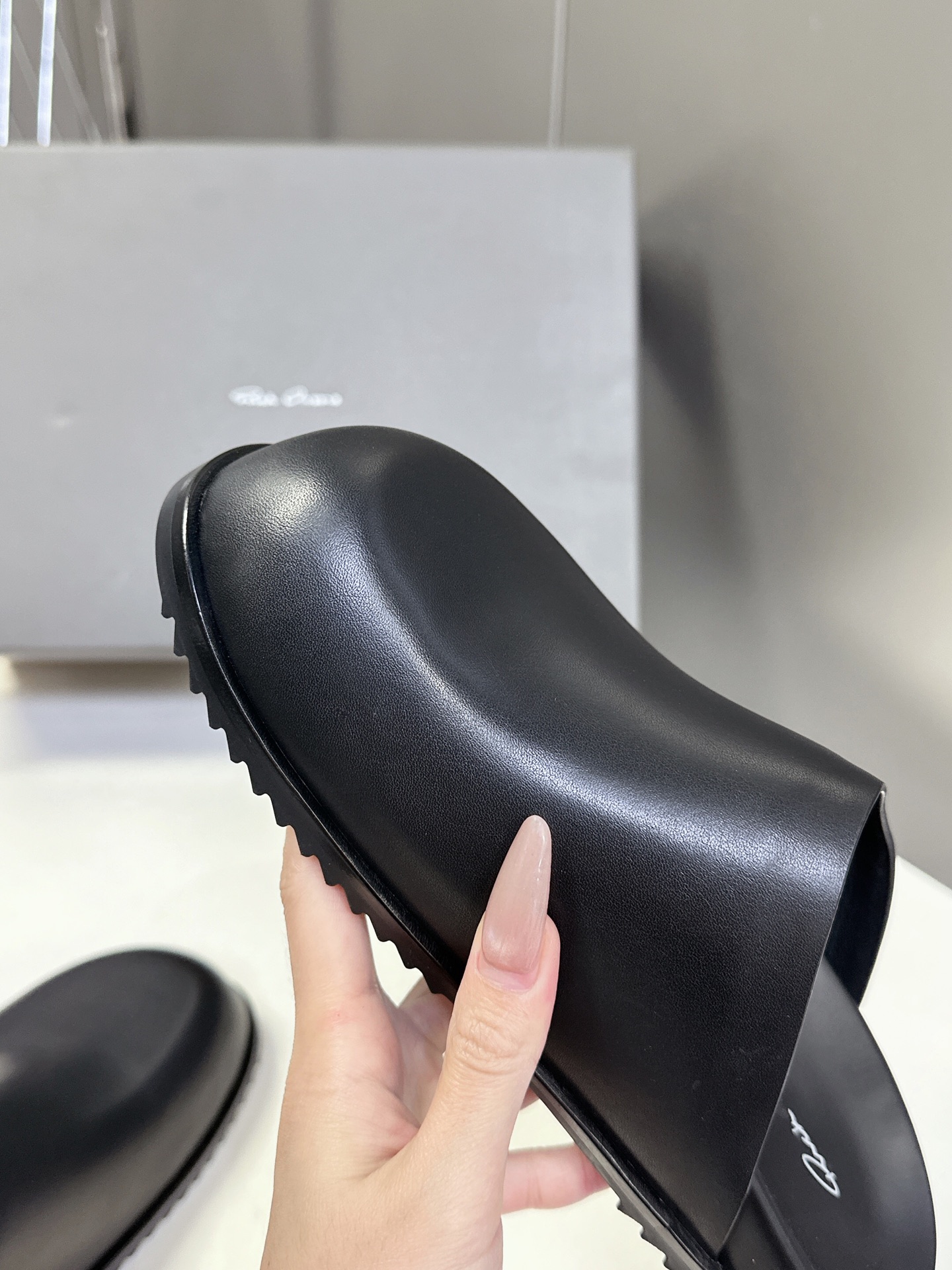  Rickowens 欧文斯疯狂绑带情侣款拖鞋 麂皮黑色 年度“鞋王”区分市面所有版本 纯手工打造纯原，