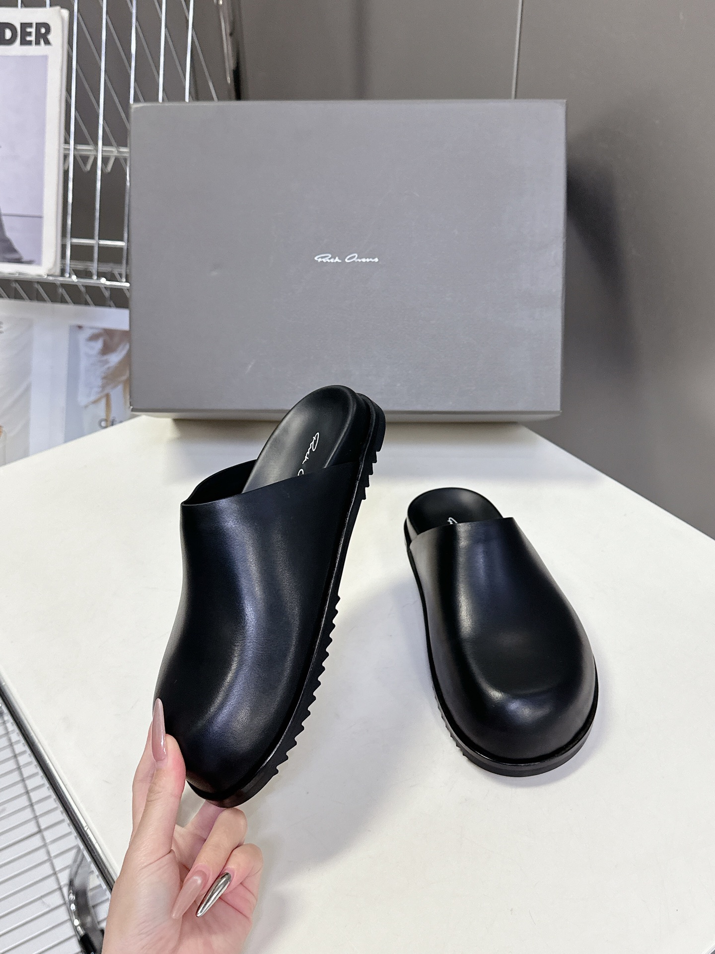  Rickowens 欧文斯疯狂绑带情侣款拖鞋 麂皮黑色 年度“鞋王”区分市面所有版本 纯手工打造纯原，