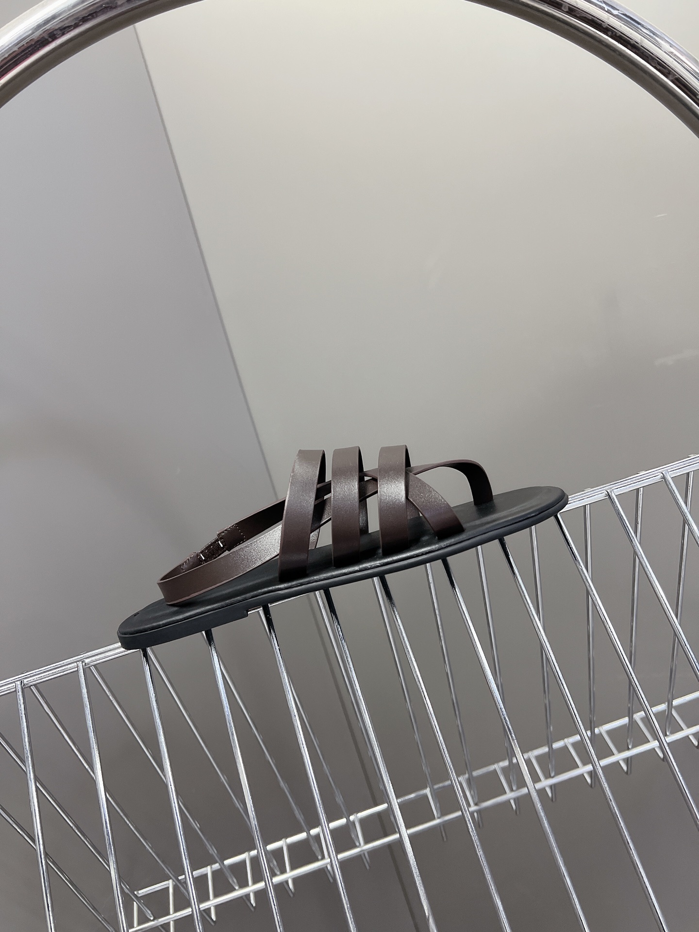  the row 春夏极简百搭平底凉鞋鞋  真的是史上我穿过最最舒服的款式太柔软啦！磨脚星人一定要收了它