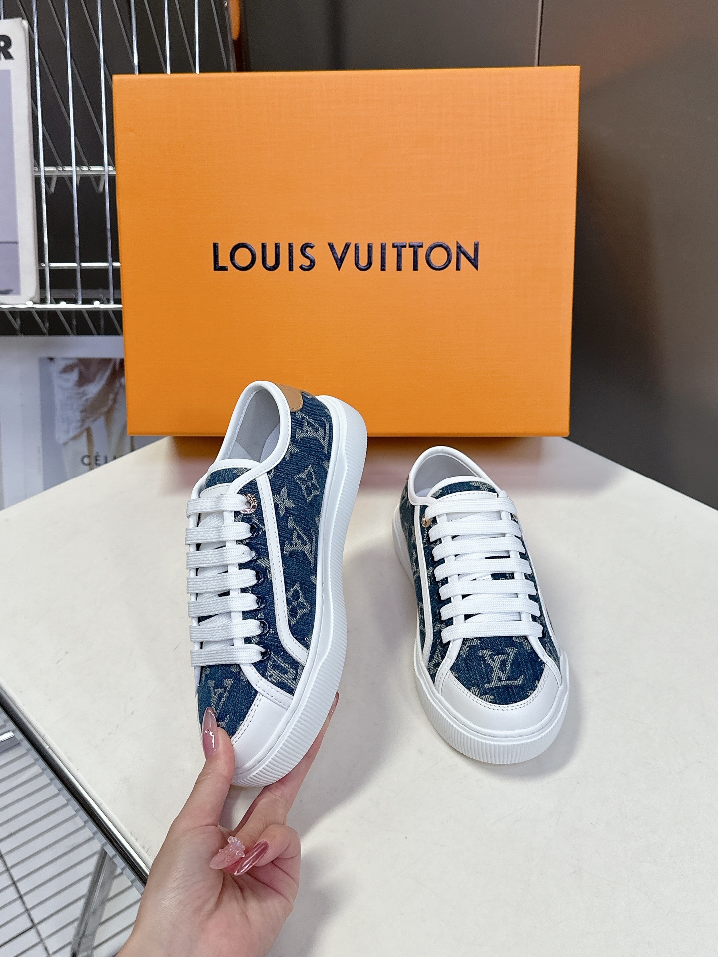 LV路易威登 Lagoon Sneaker 25ss春夏新款 丹宁牛仔帆布鞋 春夏限定 真的有人可以拒