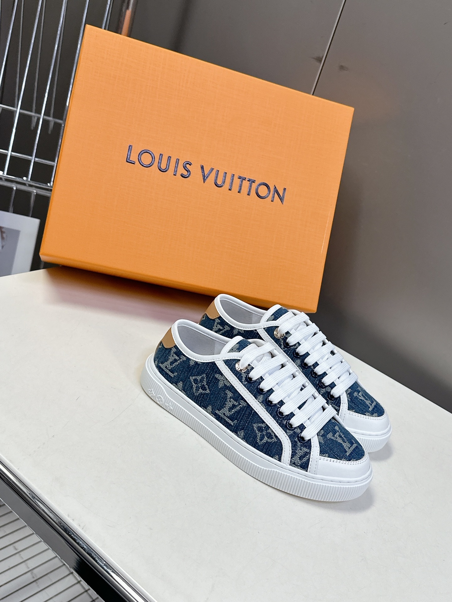 LV路易威登 Lagoon Sneaker 25ss春夏新款 丹宁牛仔帆布鞋 春夏限定 真的有人可以拒