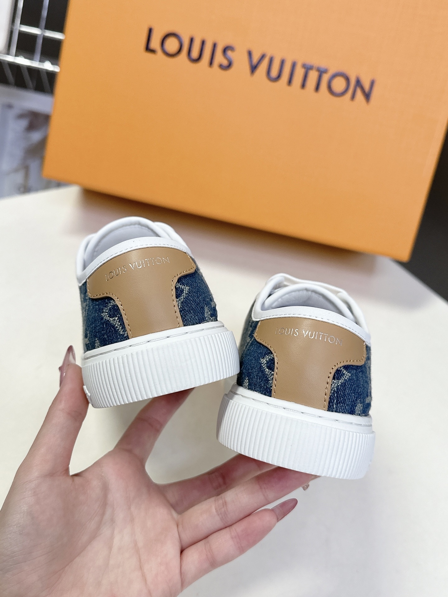 LV路易威登 Lagoon Sneaker 25ss春夏新款 丹宁牛仔帆布鞋 春夏限定 真的有人可以拒