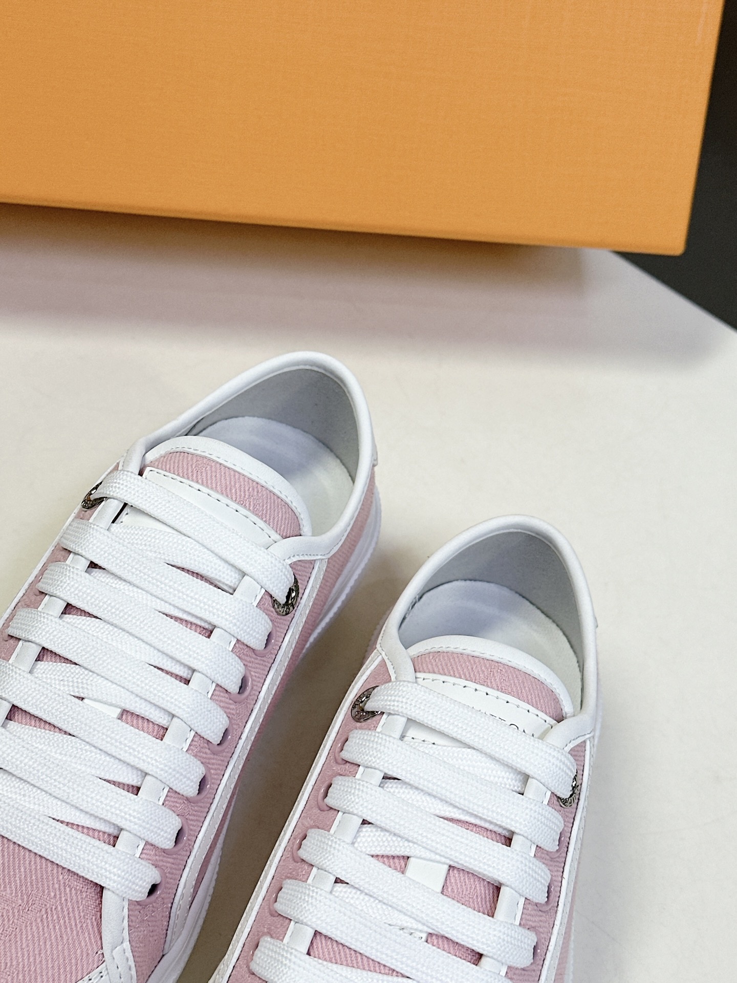  LV路易威登 Lagoon Sneaker 25ss春夏新款 丹宁牛仔帆布鞋 春夏限定 真的有人可以拒