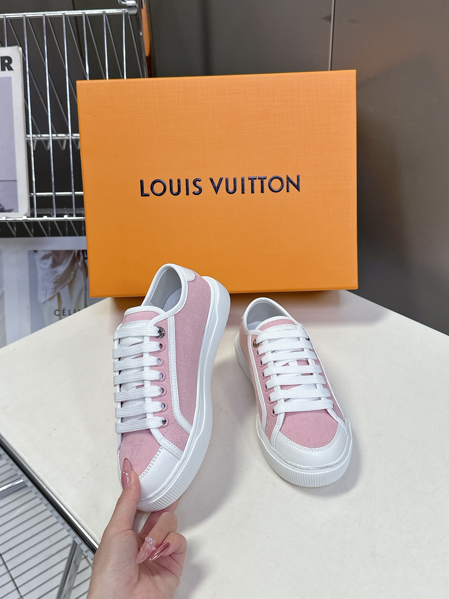 LV路易威登 Lagoon Sneaker 25ss春夏新款 丹宁牛仔帆布鞋 春夏限定 真的有人可以拒