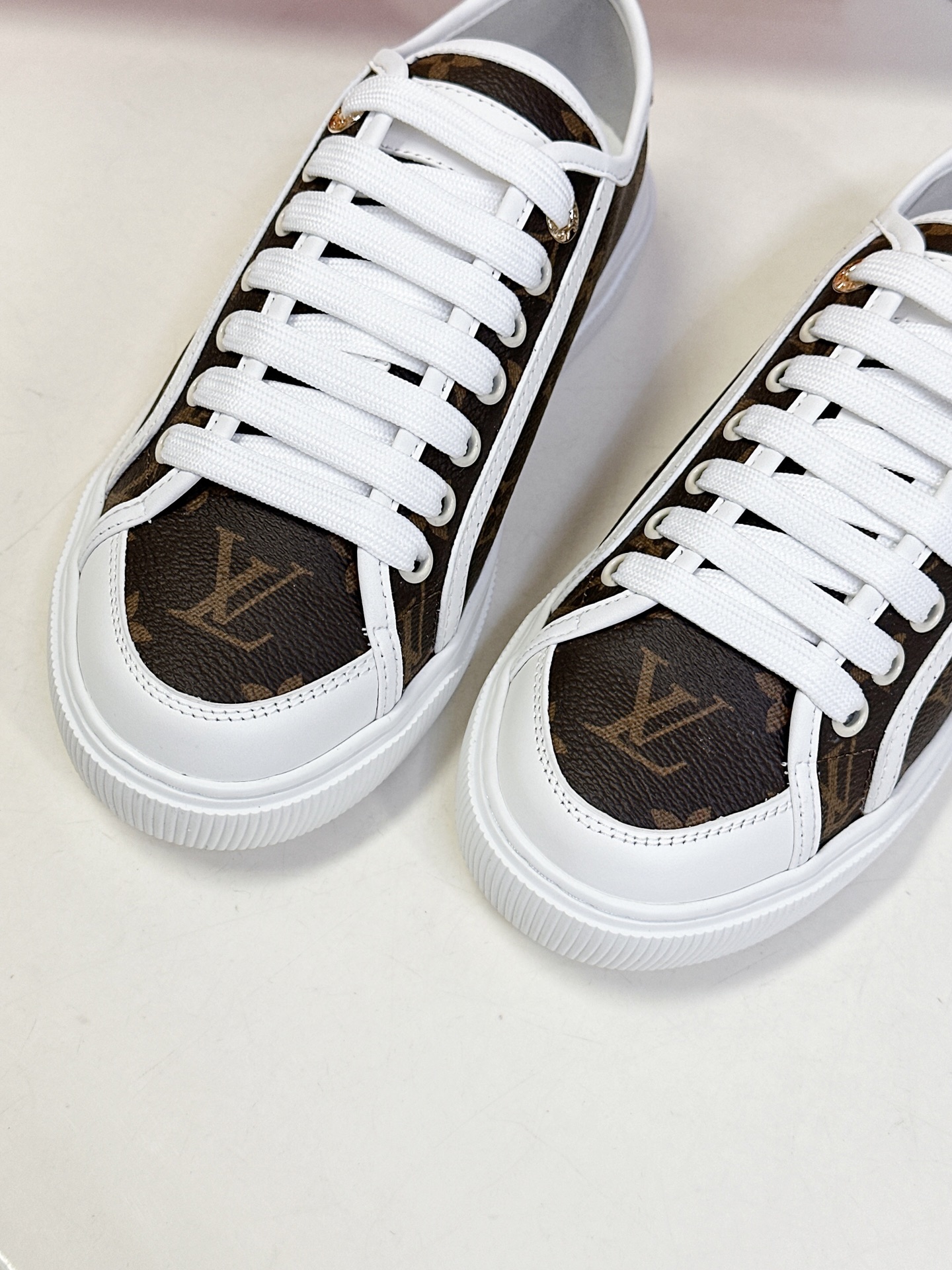  LV路易威登 Lagoon Sneaker 25ss春夏新款 丹宁牛仔帆布鞋 春夏限定 真的有人可以拒