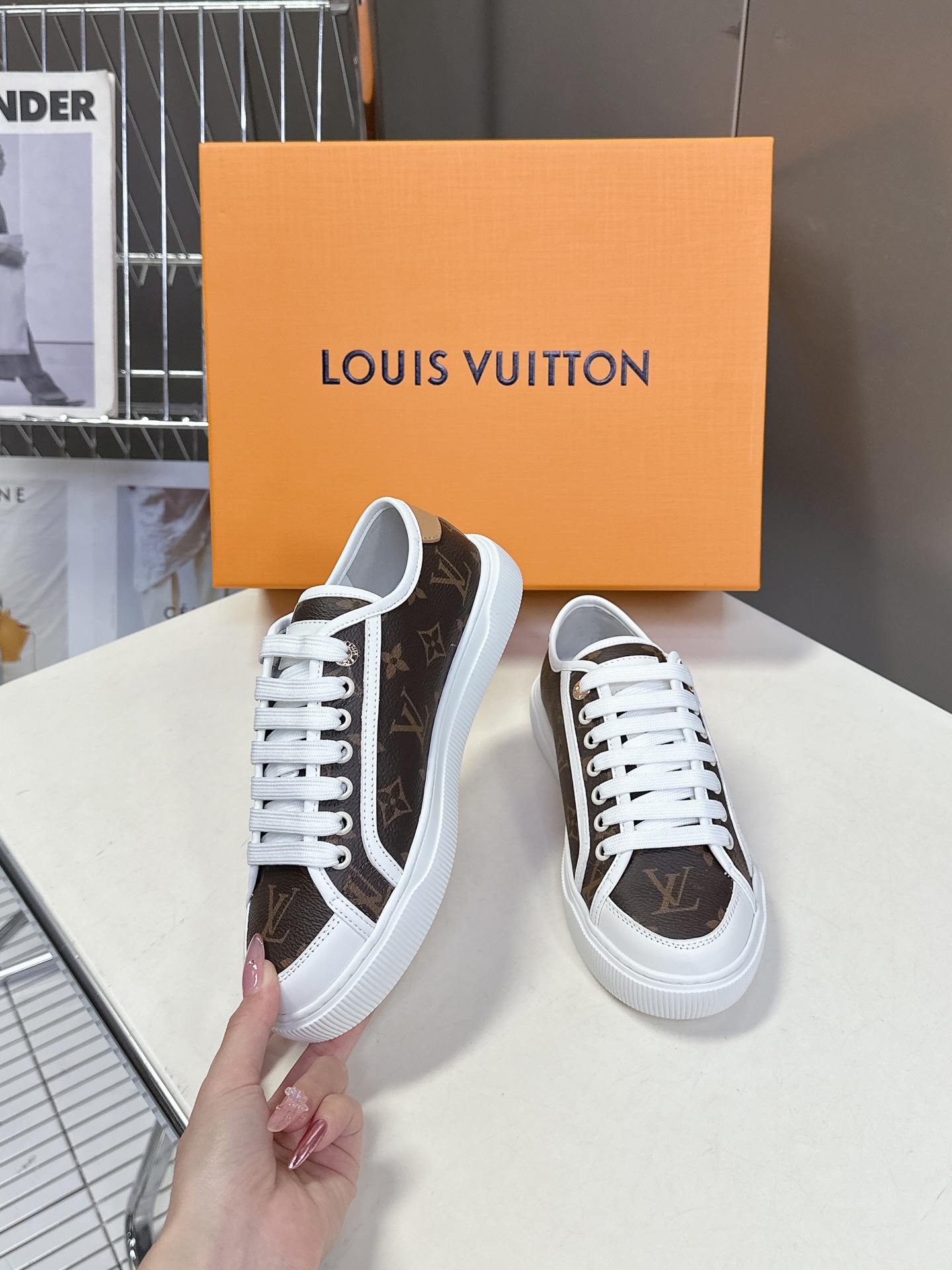  LV路易威登 Lagoon Sneaker 25ss春夏新款 丹宁牛仔帆布鞋 春夏限定 真的有人可以拒