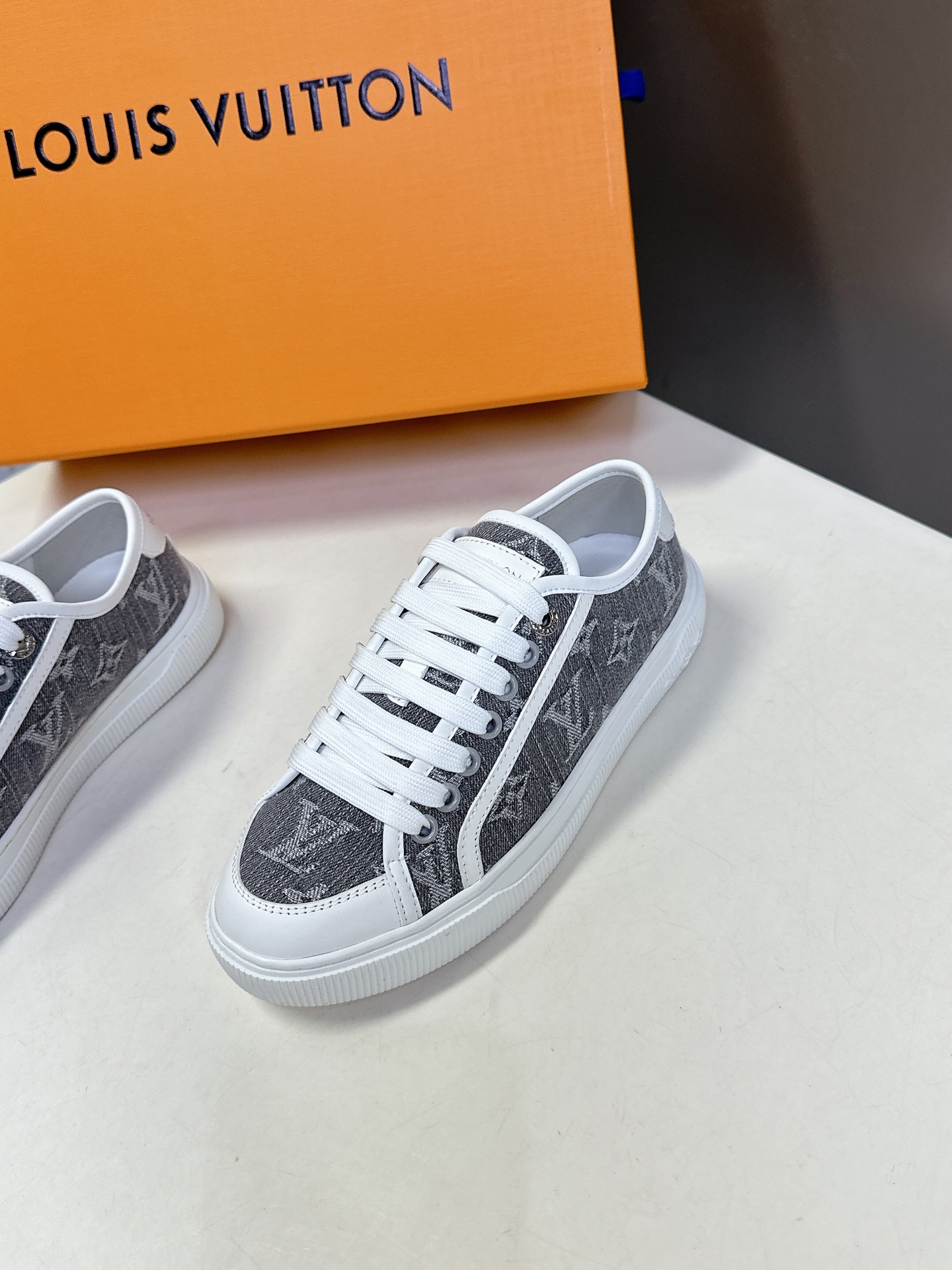  LV路易威登 Lagoon Sneaker 25ss春夏新款 丹宁牛仔帆布鞋 春夏限定 真的有人可以拒